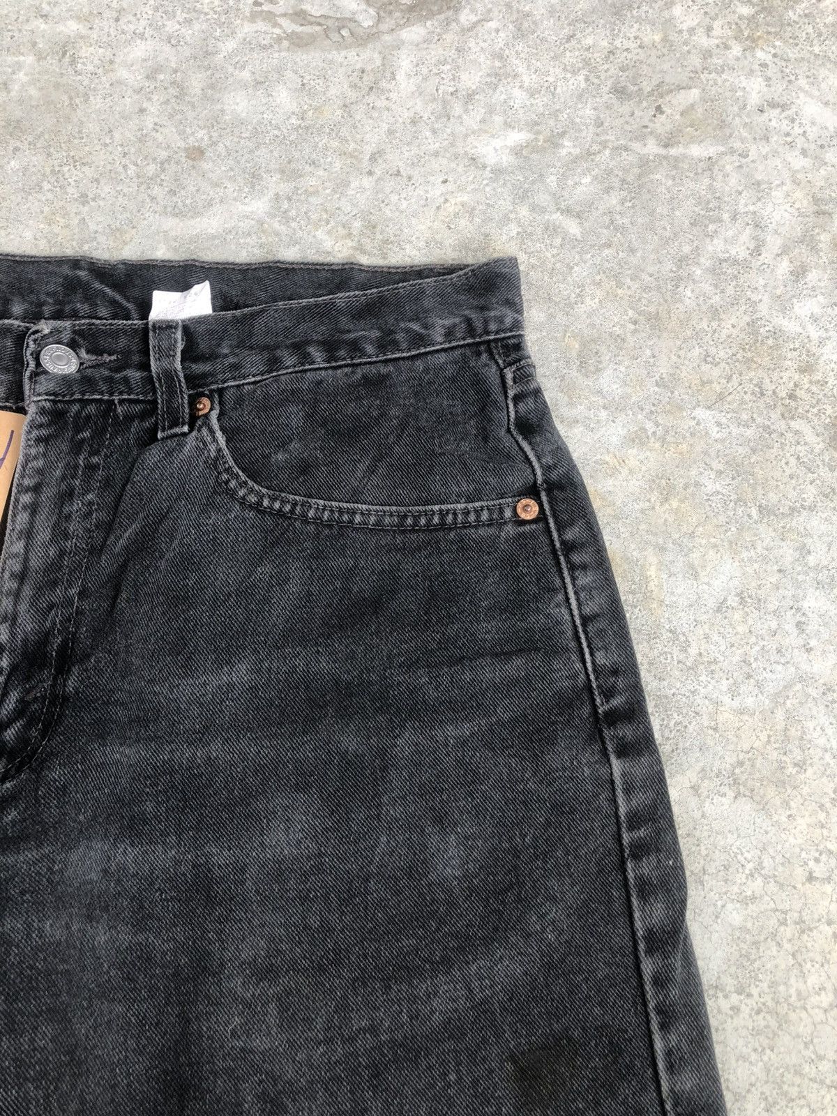 Levi's Y2k Levi’s 550 Distressed Jeans Relaxed Fit Size US 31 - 15 Thumbnail