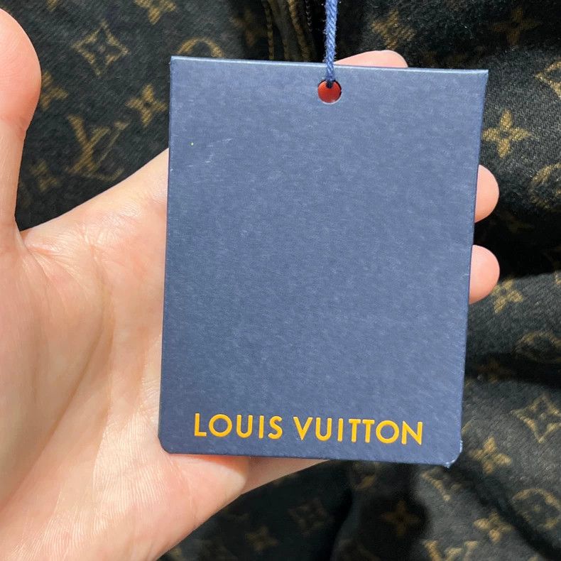 Louis Vuitton Louis Vuitton 25 FW new black and gold print full print wi Size US 36 / EU 52 - 5 Thumbnail