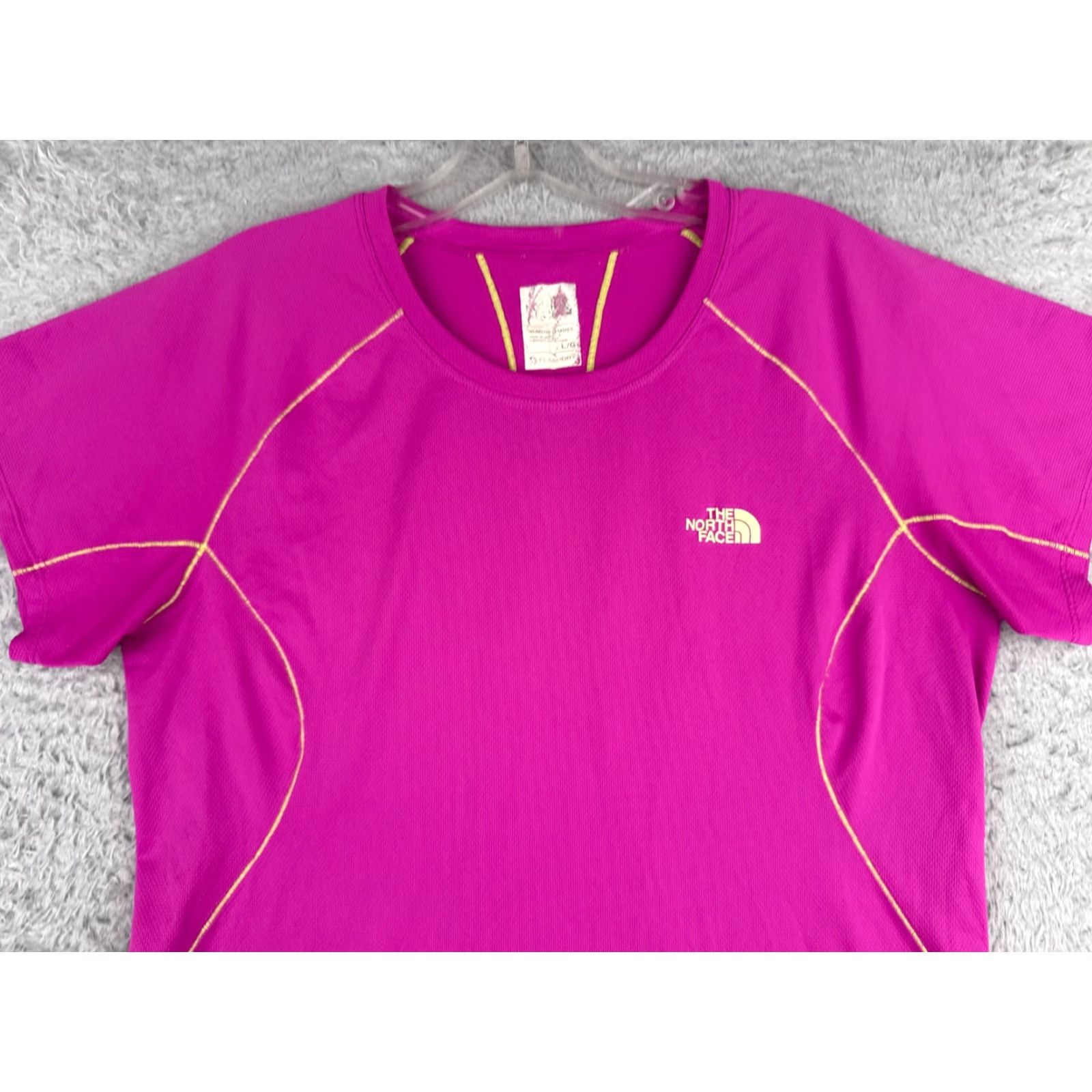 The North Face The North Face Shirt Women Large Pink Flash Dry 100% Polyester Crew Neck Size XS / US 0-2 / IT 36-38 - 4 Thumbnail