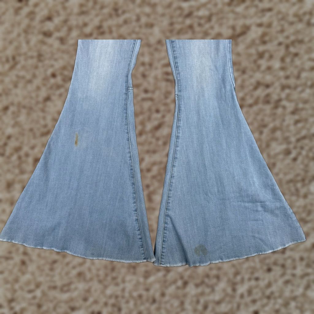 Vintage Wild Fable Jeans Juniors Blue Denim High Rise Flare 27x33 Regular 5-Pocket Cotton Blend 90s Womens Jeans Size 25" / US 0 / IT 36 - 1 Thumbnail