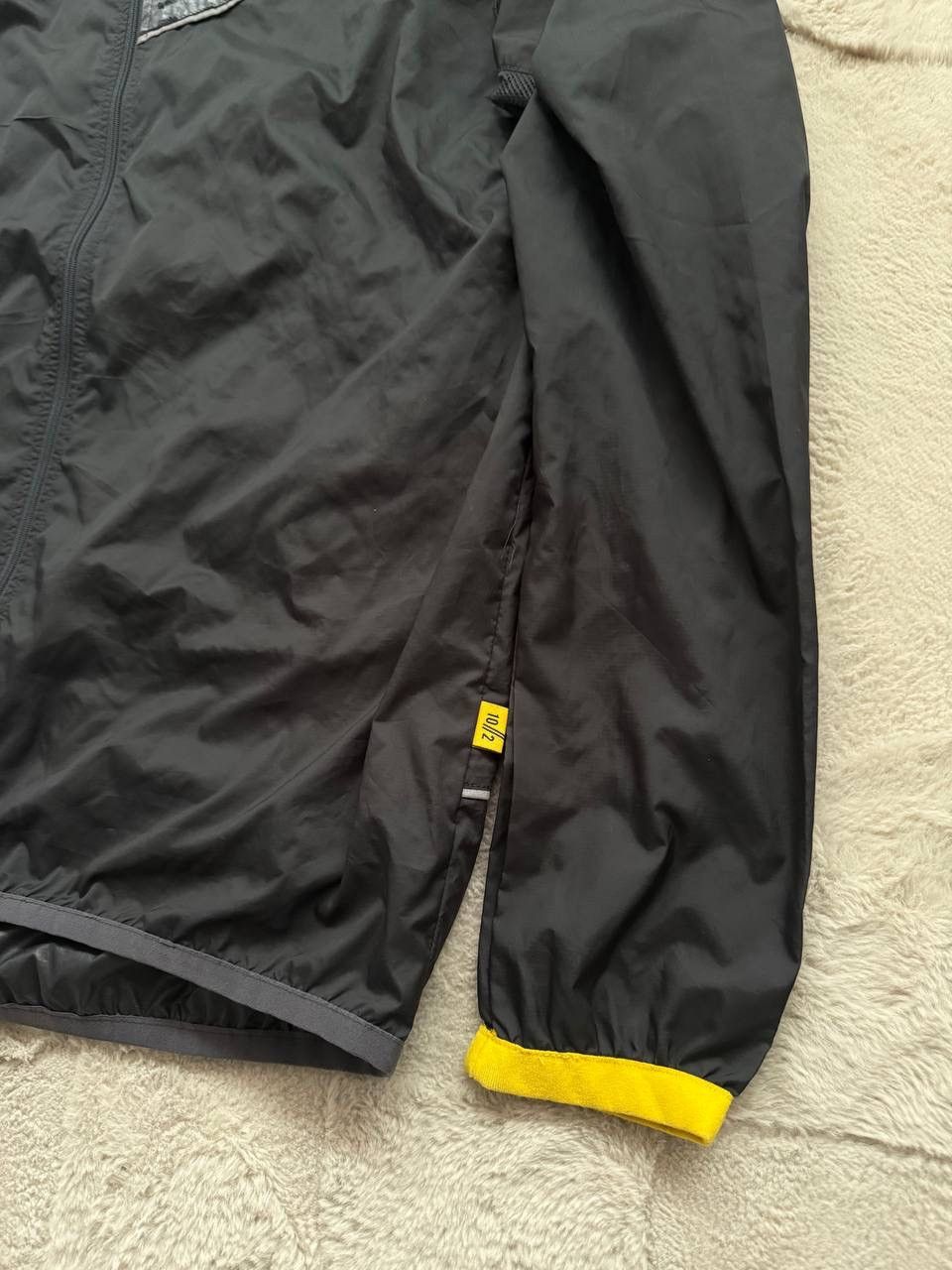 Nike Vintage Nike Windbreaker Jacket Grey Fit Storm Athletic zip Size US XL / EU 56 / 4 - 3 Thumbnail