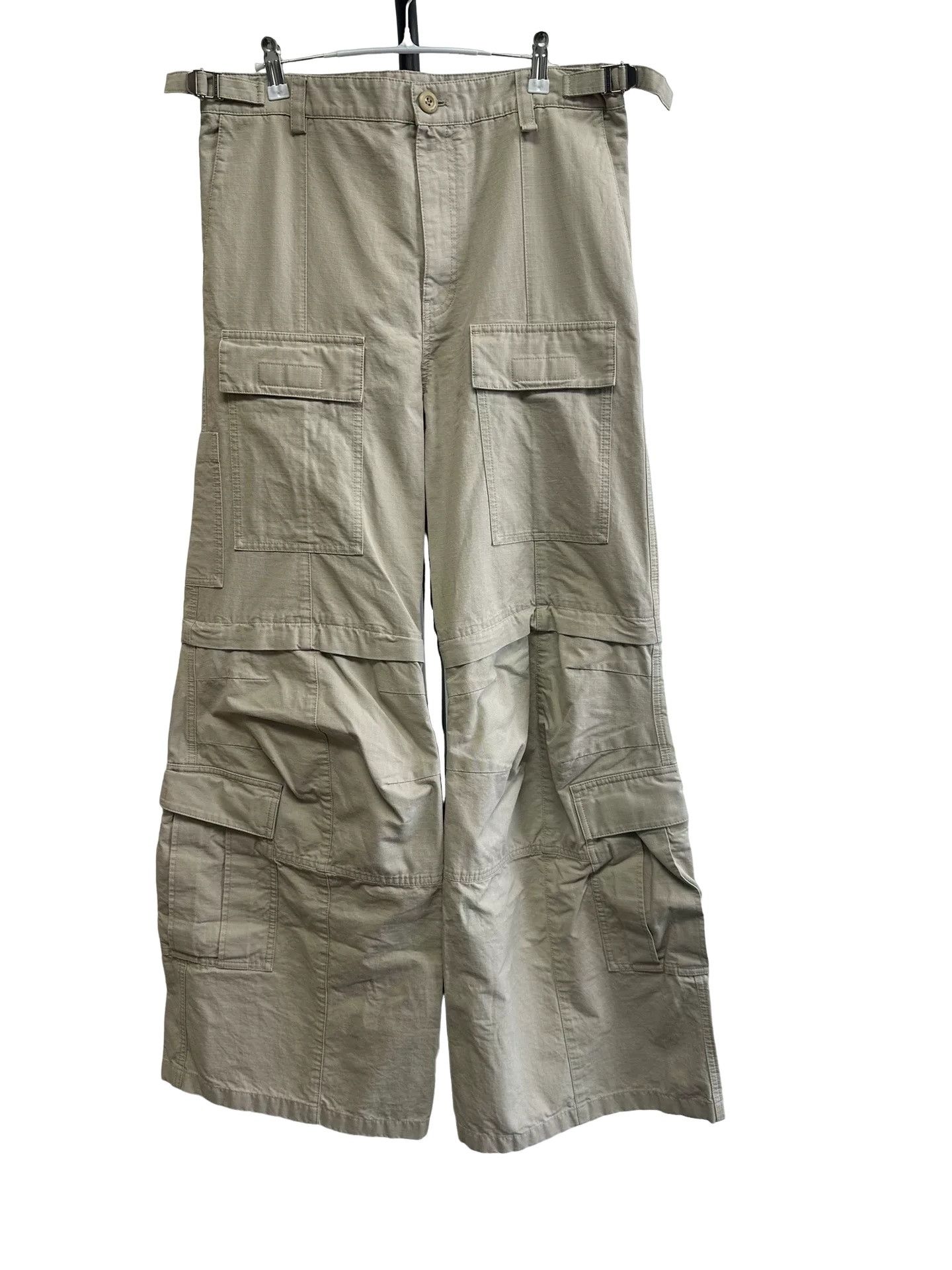 Balenciaga Balenciaga Beige Flare Cargo Pants Size 32 Size US 32 / EU 48 - 1 Thumbnail