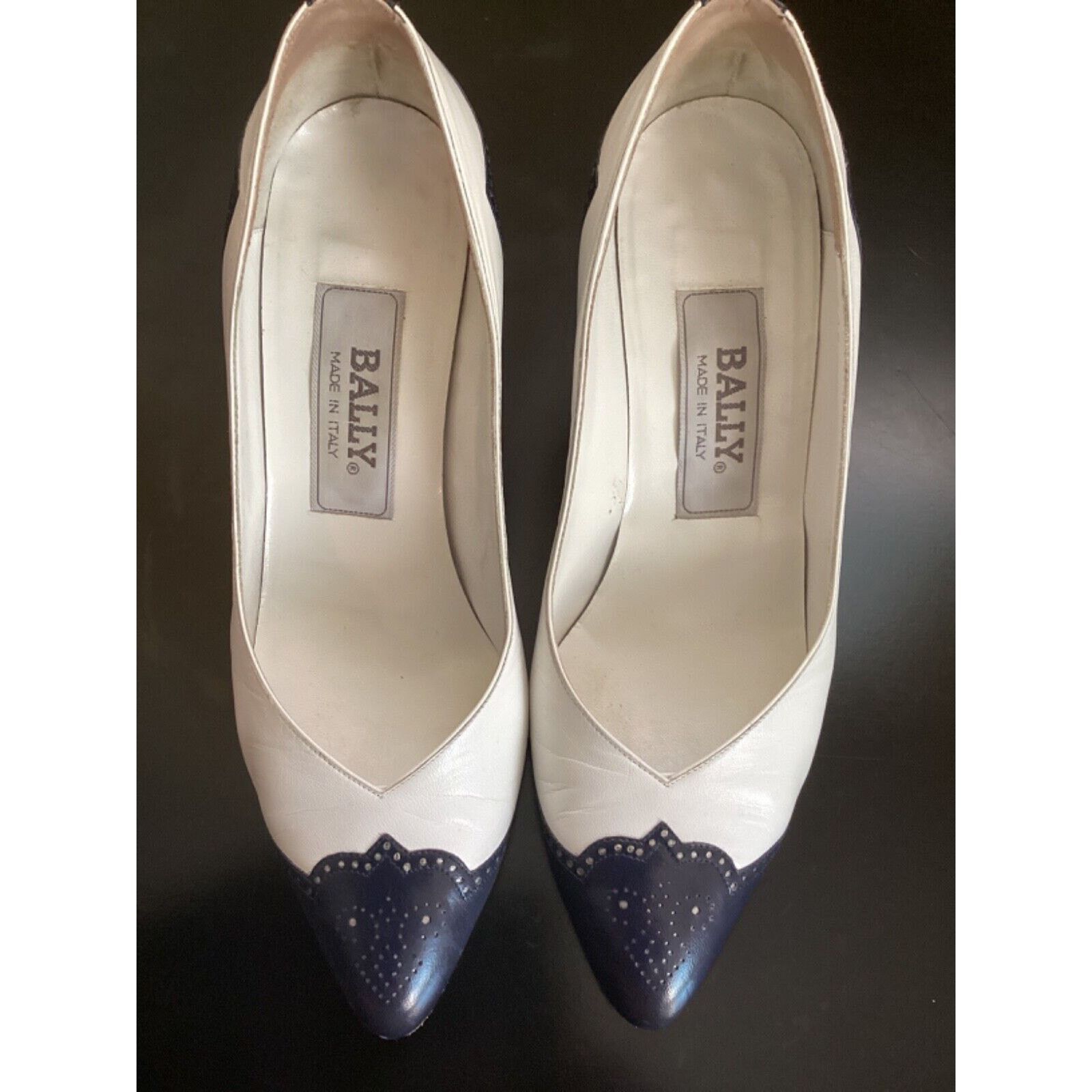 Bally BALLY VINTAGE 80'S LEATHER BLUE & WHITE WING TIP PUMPS - 5.5 Size US 5.5 / IT 35.5 - 9 Thumbnail