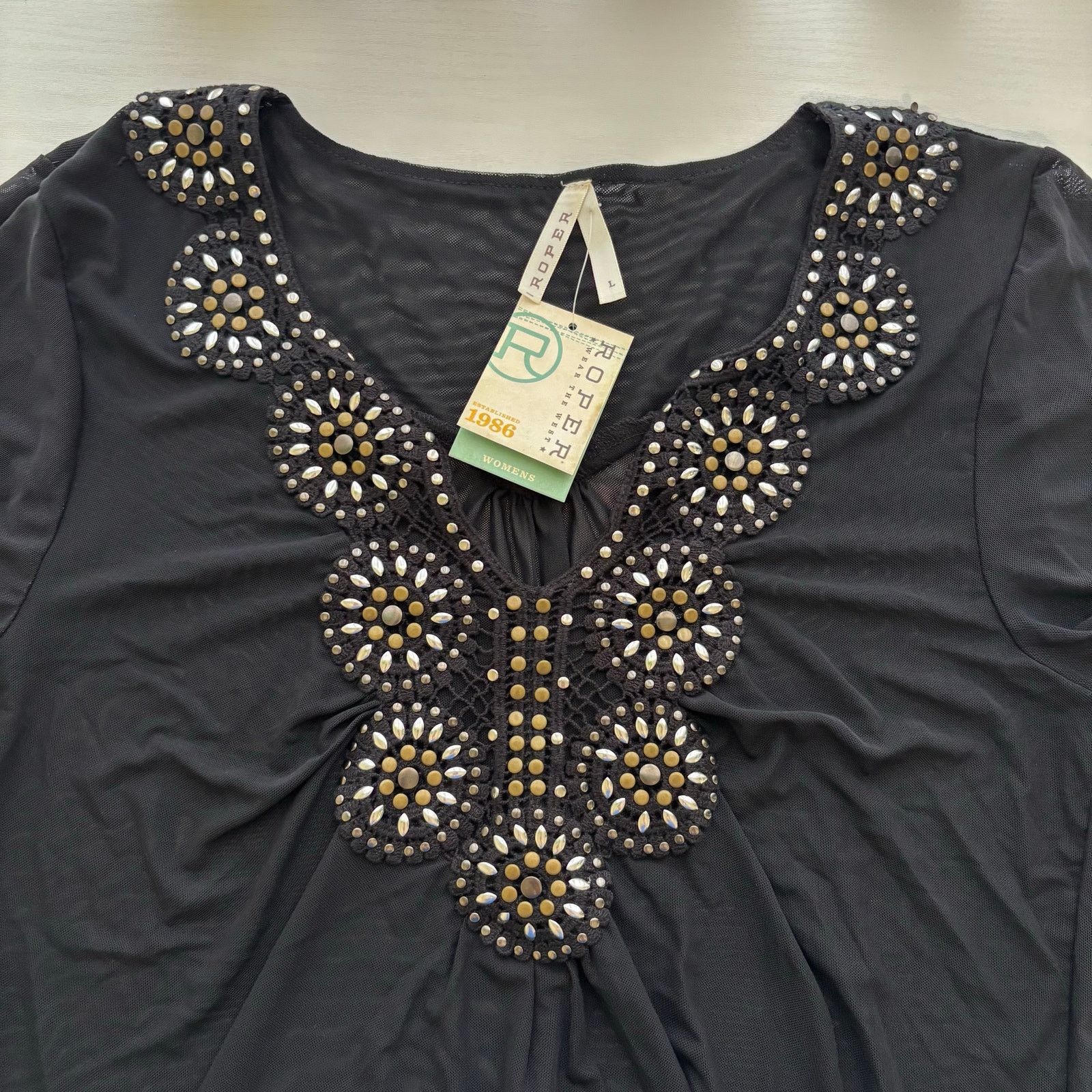 Roper Roper Black Long Steeve Studded V-neck Top Size Large NWT Size L / US 10 / IT 46 - 4 Thumbnail