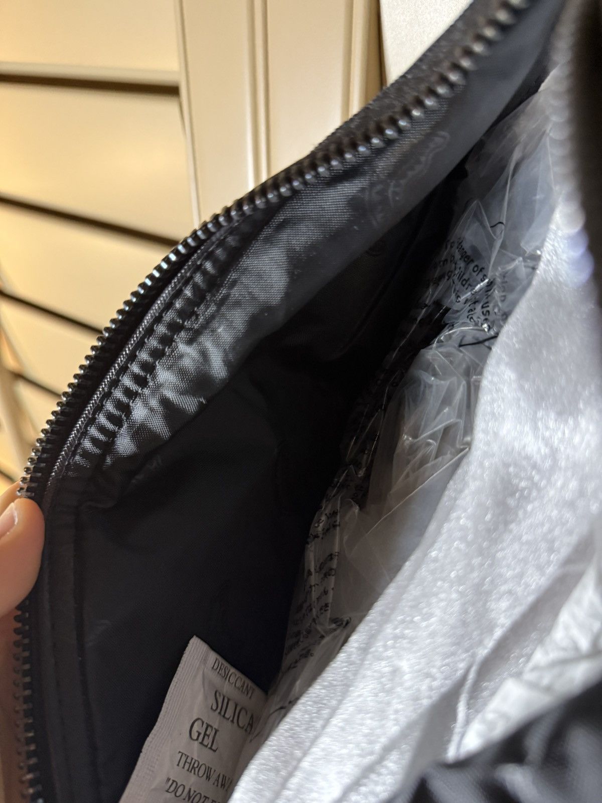 Sprayground Sprayground Black Sharks In Paris Crossbody Size ONE SIZE - 9 Thumbnail