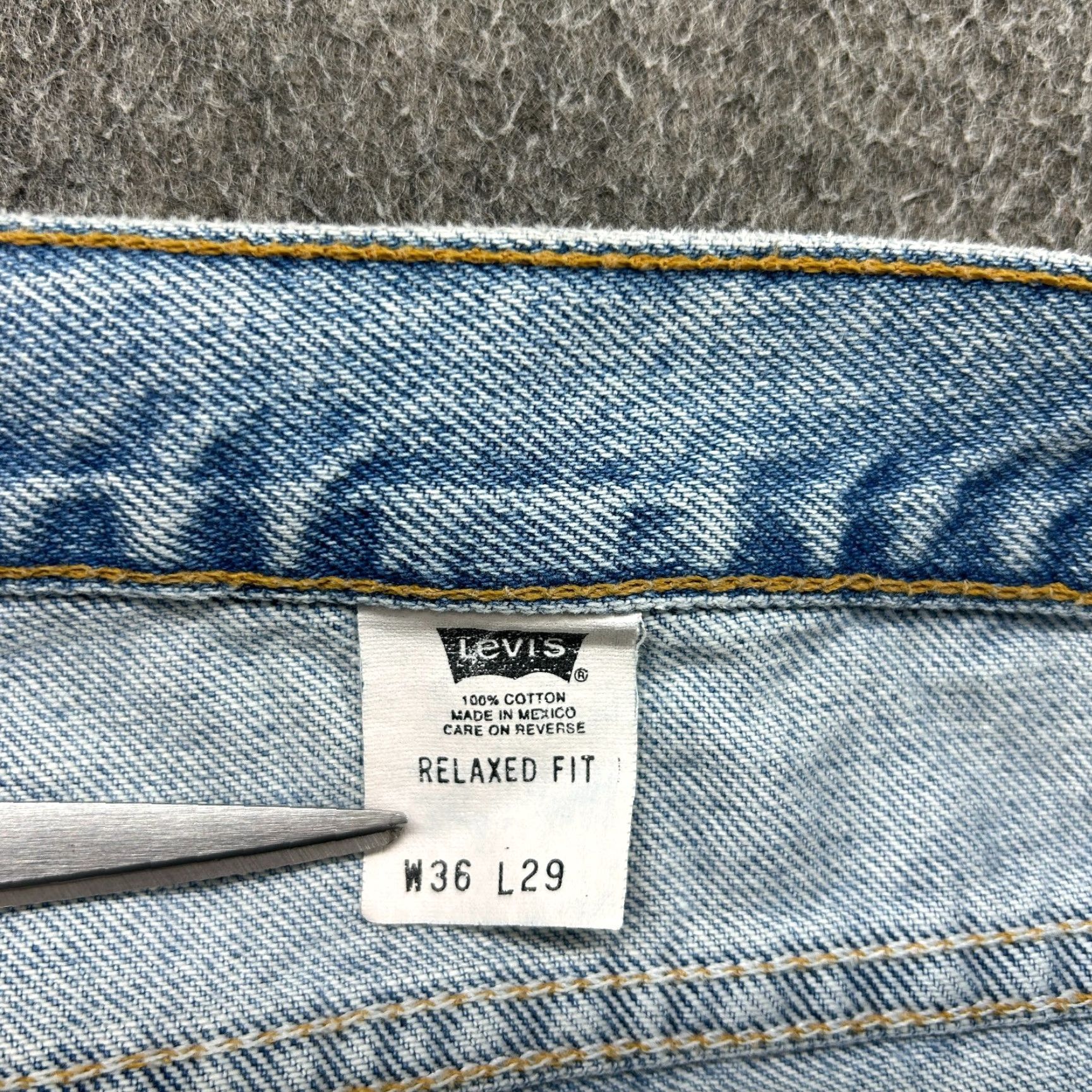 Levi's VINTAGE Levi's 540 Jeans Mens 36x29 Blue Relaxed Fit Tapered Light Brown Tab 90s Size US 36 / EU 52 - 3 Thumbnail