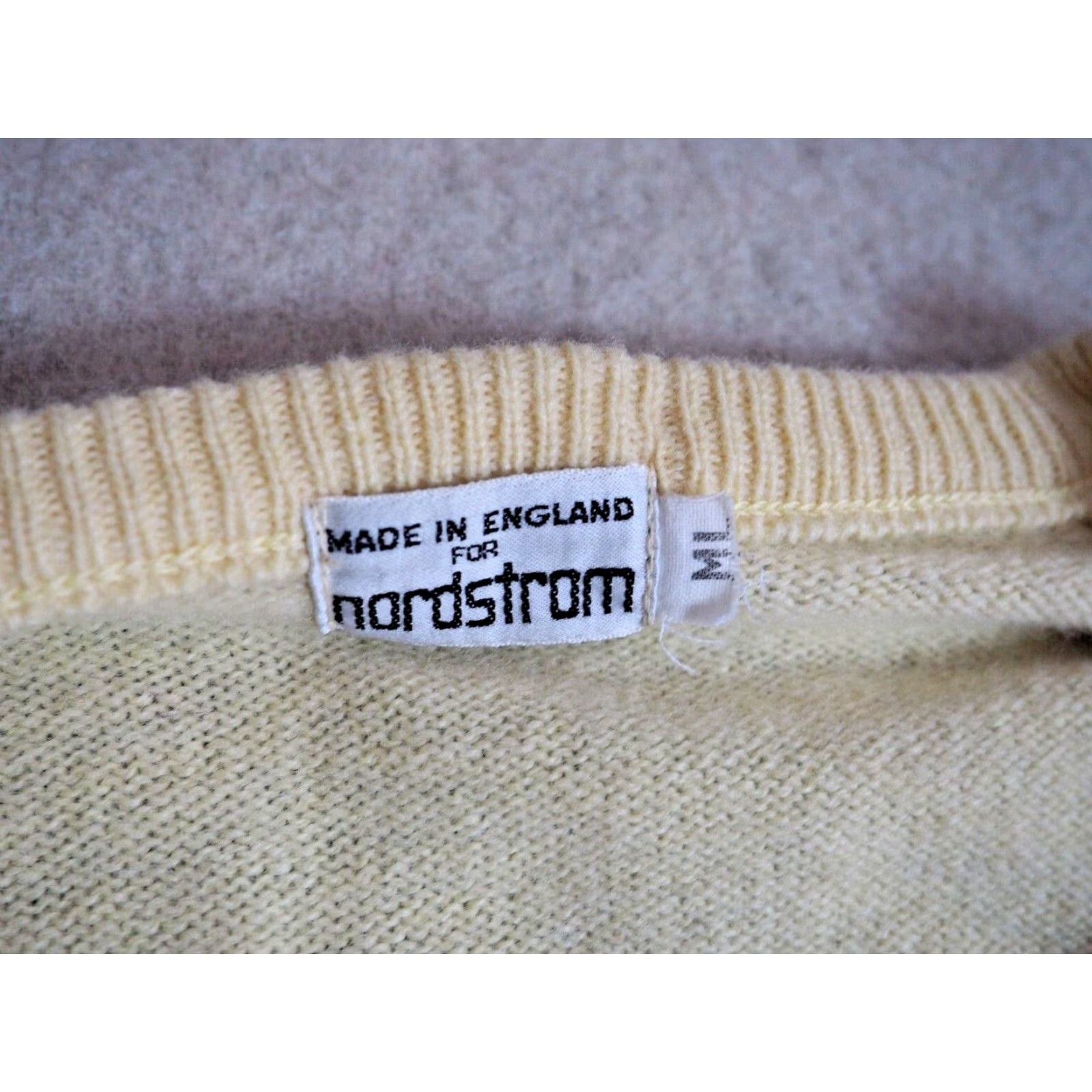 Nordstrom VTG 70s Nordstrom England Pastel Yellow Wool V-Neck Ivy Pullover Sweater Mens L Size US L / EU 52-54 / 3 - 3 Thumbnail