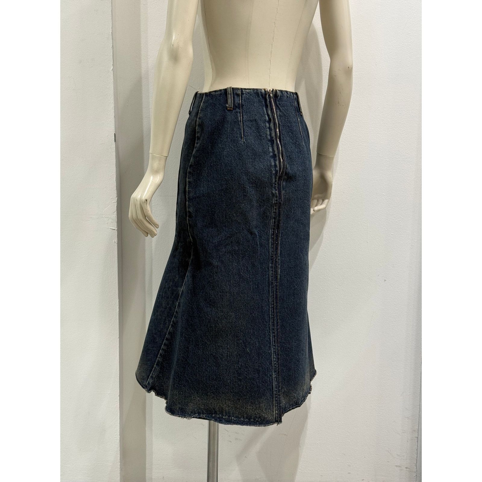 Balenciaga 2020 Balenciaga by Demna midi denim skirt Size 28" / US 6 / IT 42 - 9 Thumbnail