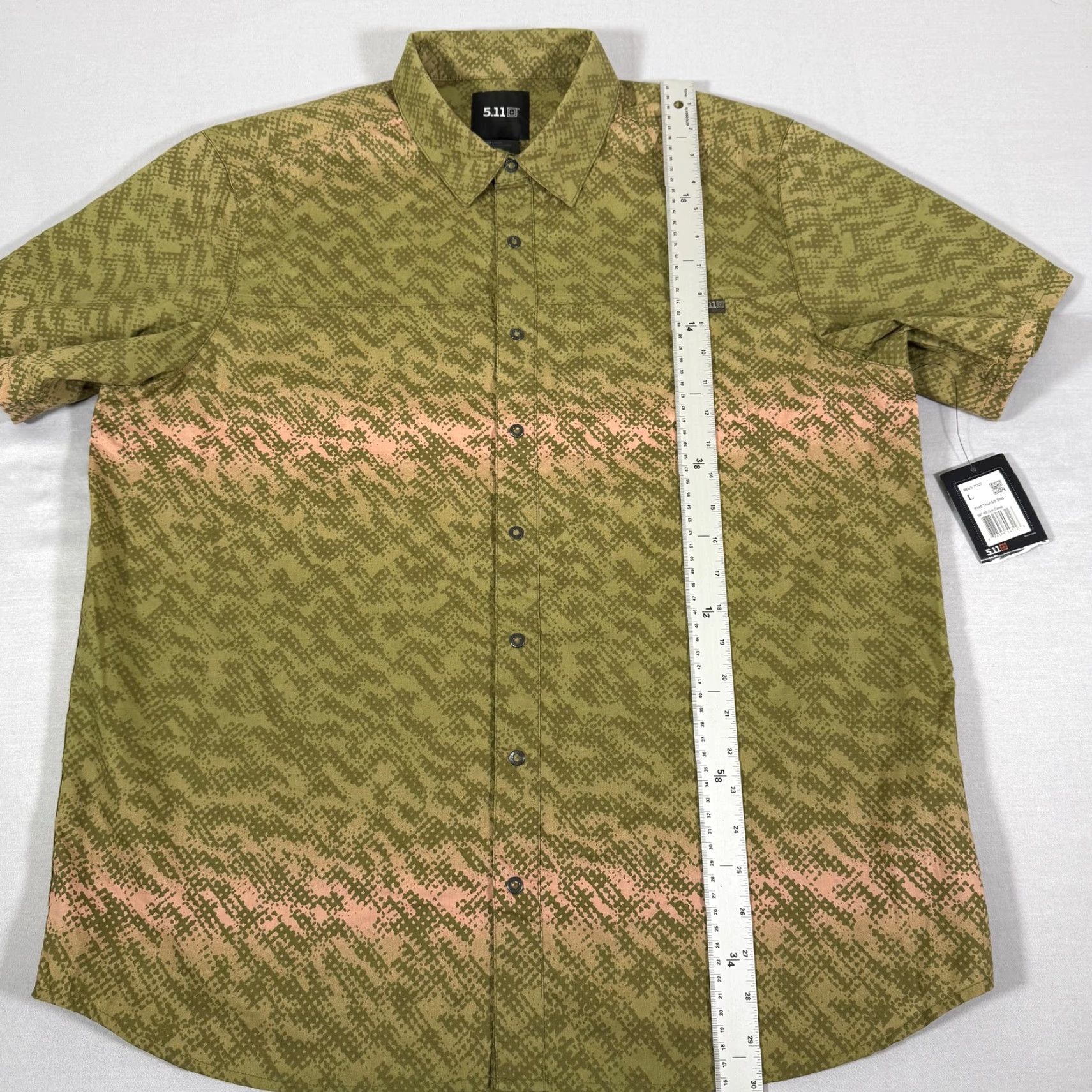 Vintage 5.11 Tactical Wyatt Trout Shirt Mens Large Green Camo Button Up Military Outdoor Pocket Breathing Lightweight Size US L / EU 52-54 / 3 - 5 Thumbnail