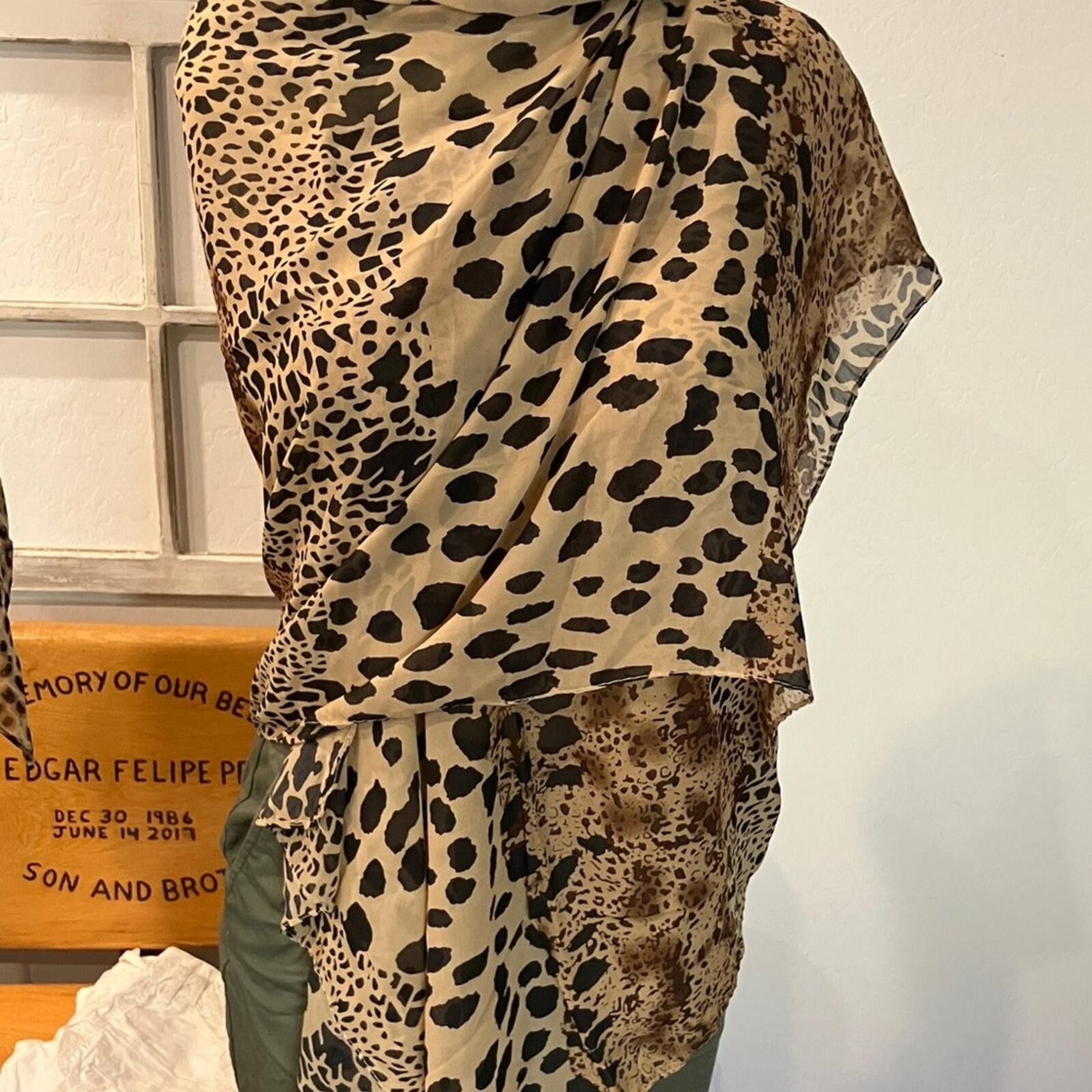 Other Elegant Leopard Print Women's Blouse Size XS / US 0-2 / IT 36-38 - 1 Thumbnail