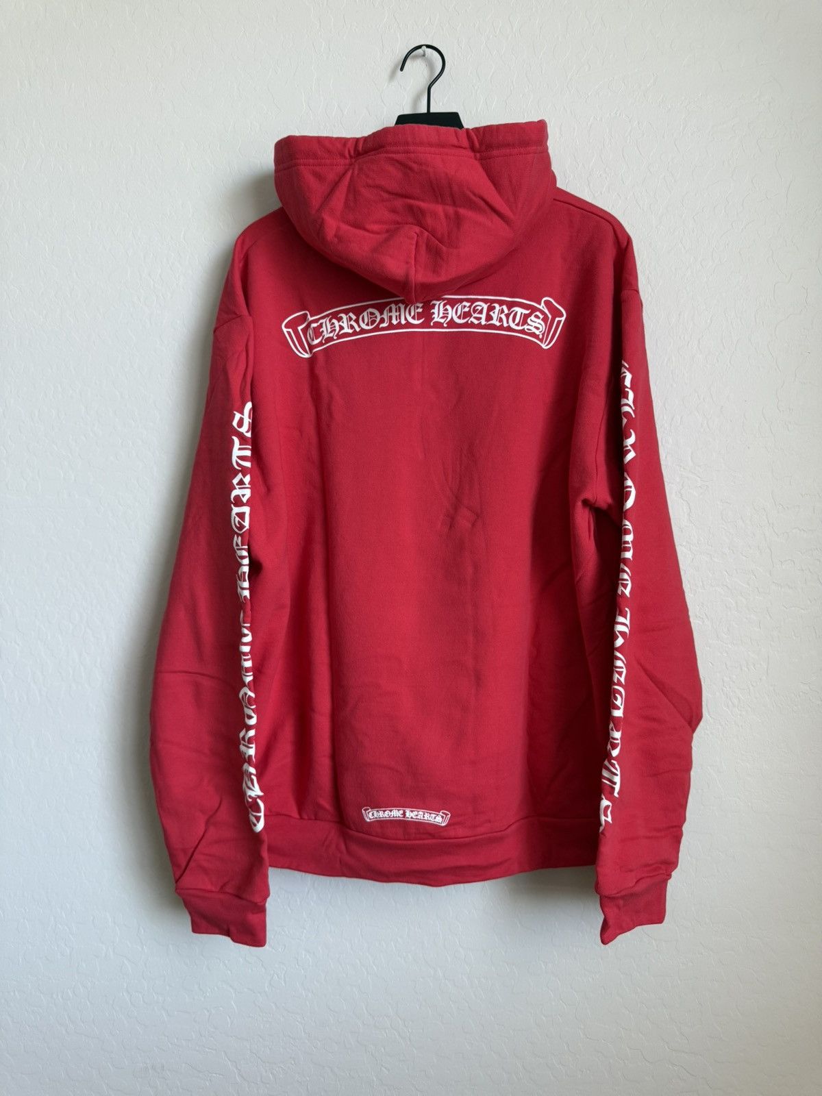 CHROME HEARTS スクロール パーカー レッド SCROLL HOODIE RED Chrome Hearts Red & White Scroll Logo Hoodie – Savonches