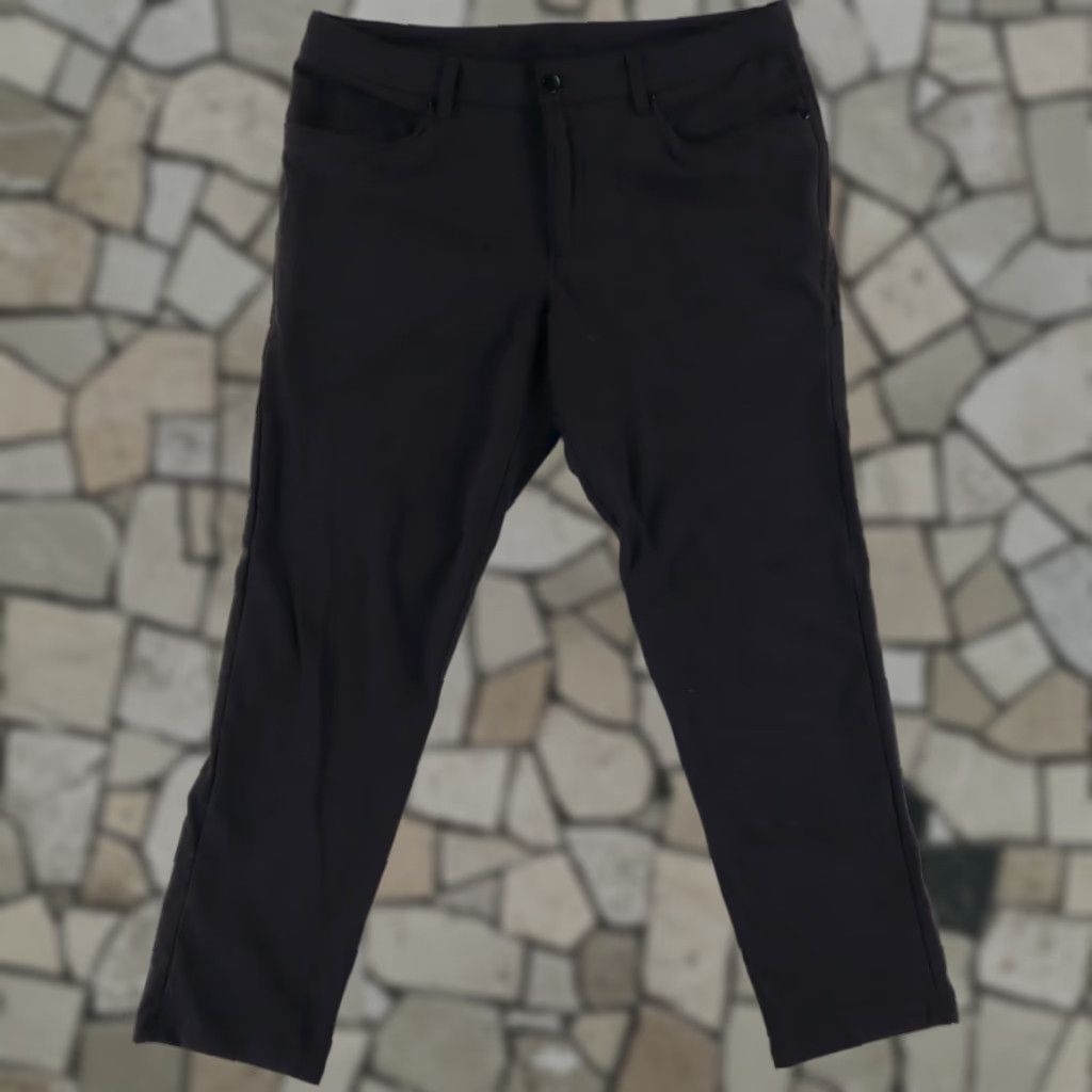 Lululemon Lululemon ABC Classic Warpstreme Polyester Woven Chino Pants Black Men 26 Size US 26 / EU 42 - 1 Thumbnail