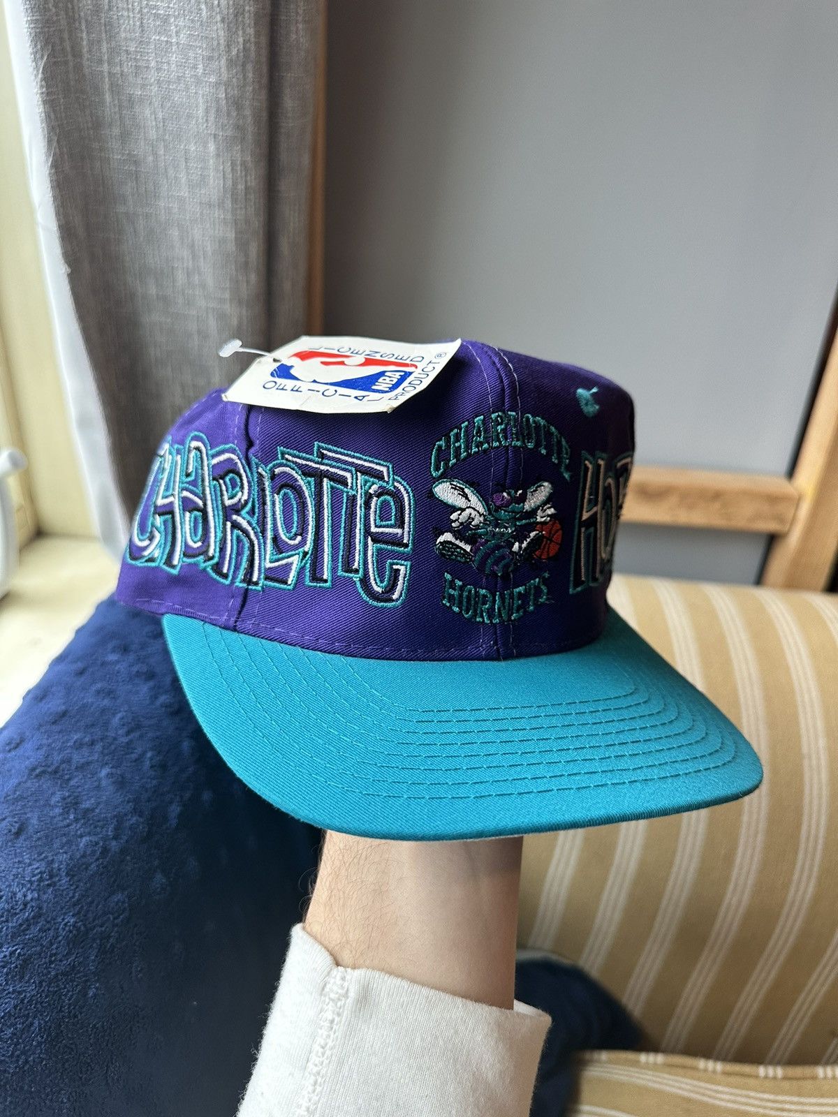 NBA × Vintage Vintage Charlotte Hornets Graffiti Snapback Hat Size ONE SIZE - 1 Thumbnail