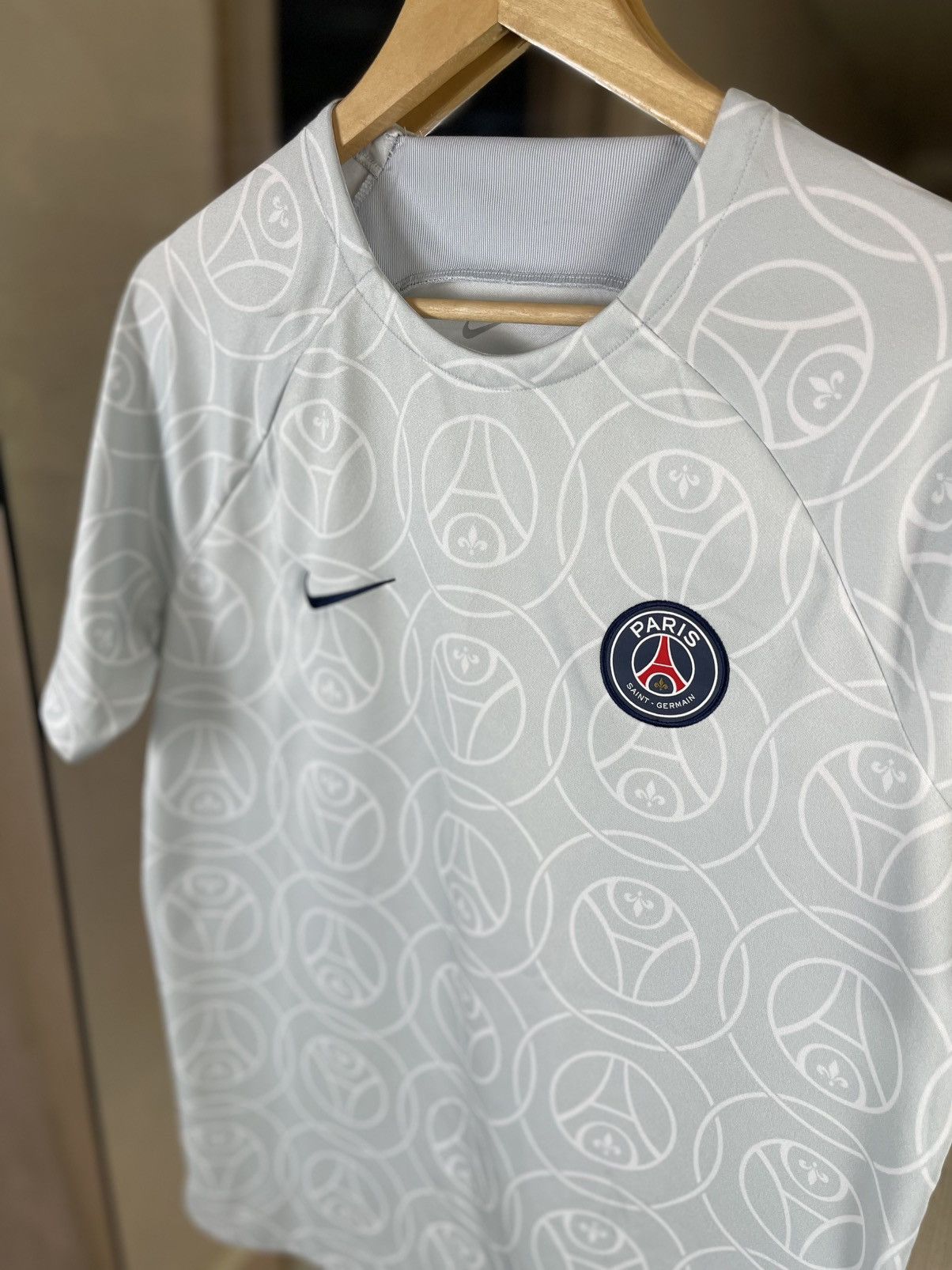 Nike Nike PSG Pre-Match Jersey Dri-FIT Monogram Pattern 2022/23 Size US L / EU 52-54 / 3 - 2 Thumbnail