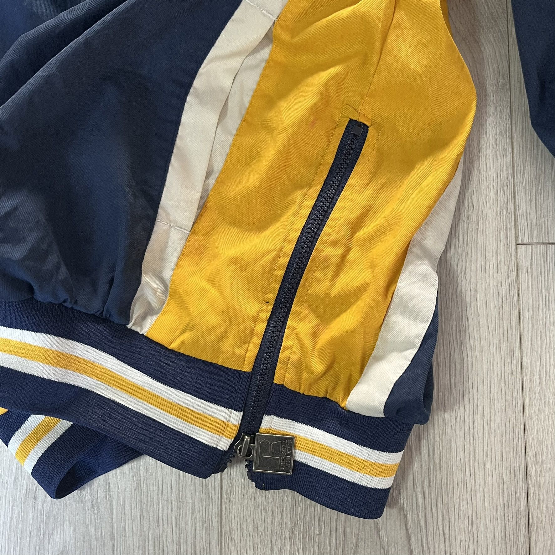 Russell Athletic russell athletic leyden eagles windbreaker Size US L / EU 52-54 / 3 - 5 Thumbnail