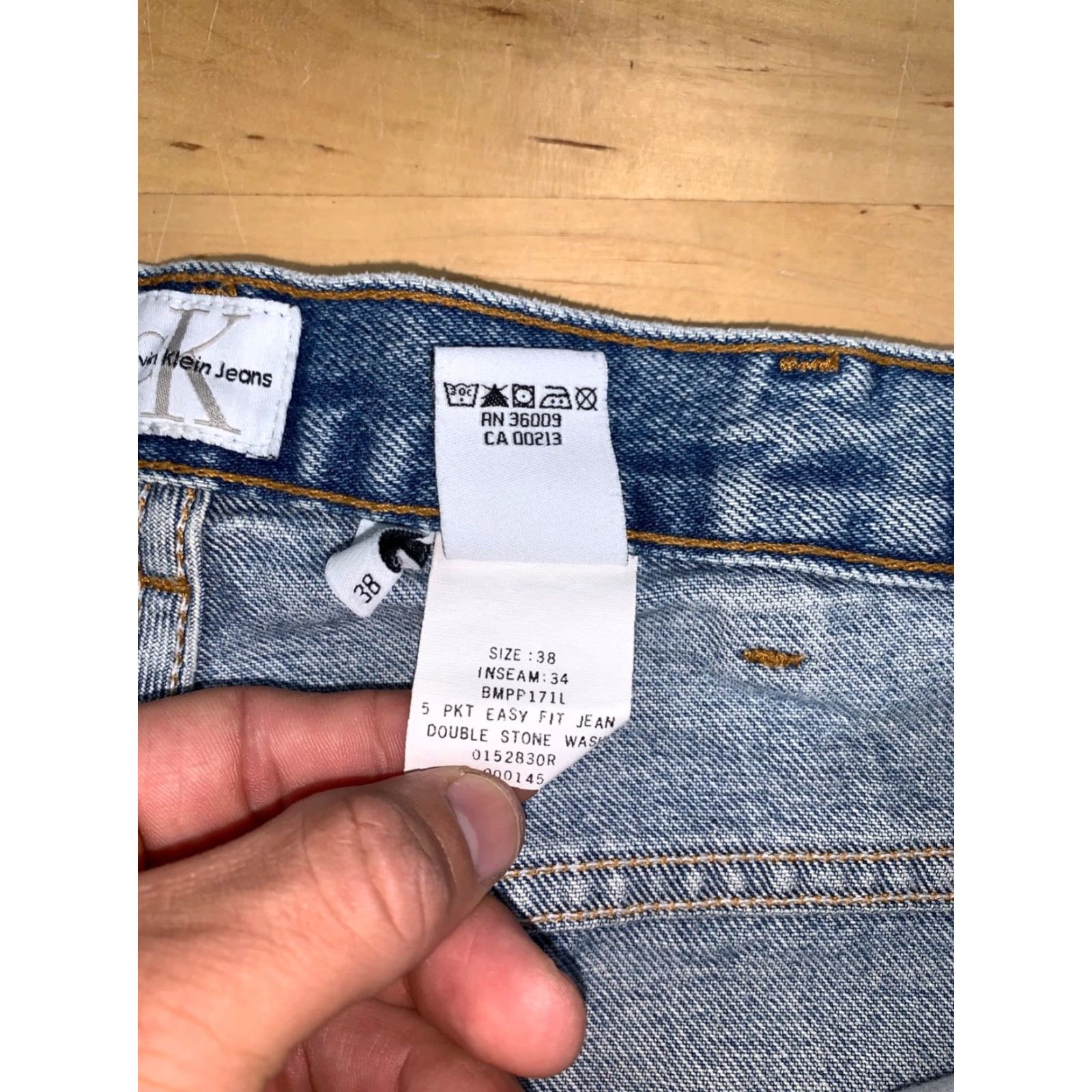 Calvin Klein VINTAGE Calvin Klein Jeans Denim 38x34 Blue Loose Light Wash Mens 90s Retro Straight 5-Pocket Design Medium Regular Split? Size US 38 / EU 54 - 3 Thumbnail
