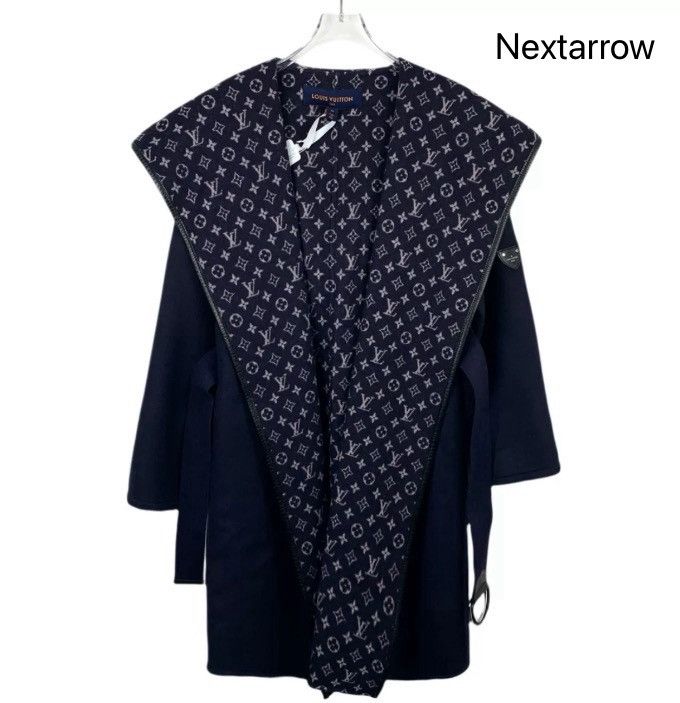 Louis Vuitton Louis Vuitton LV blue logo, coat2412-Nextarrow Size US XXS / EU 40 - 1 Thumbnail