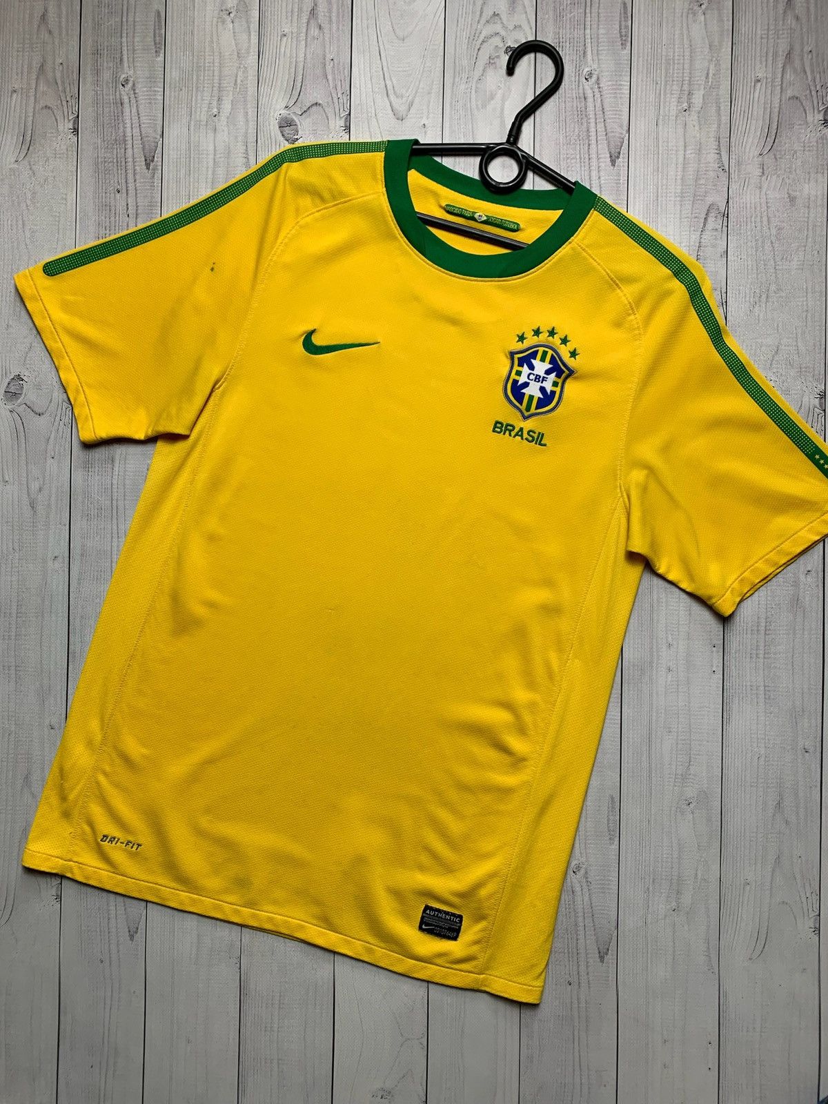 Nike × Vintage Vintage Nike Brasil soccer jersey size S Brazil yellow Size US S / EU 44-46 / 1 - 1 Thumbnail