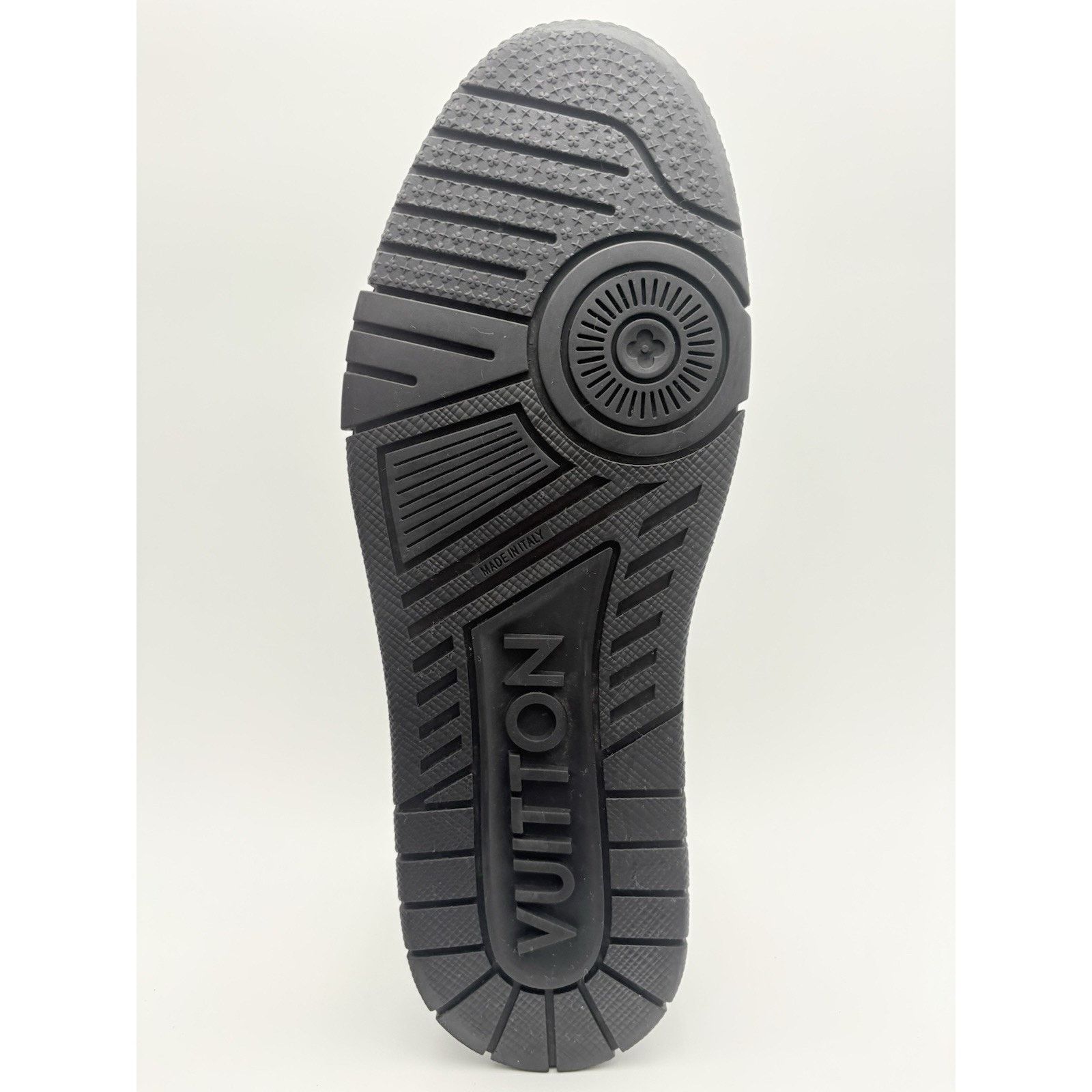Louis Vuitton 9-9.5 Louis Vuitton Studded Trainer ' Black ' | SUPER CLEAN! Size US 9 / EU 42 - 7 Thumbnail