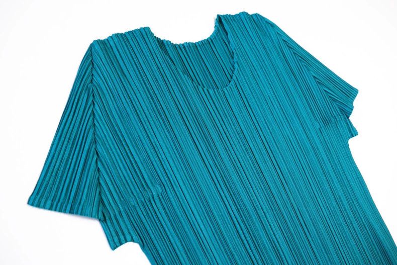 Issey Miyake Issey Miyake A light green basic pleated round-neck short- Size L / US 10 / IT 46 - 5 Thumbnail
