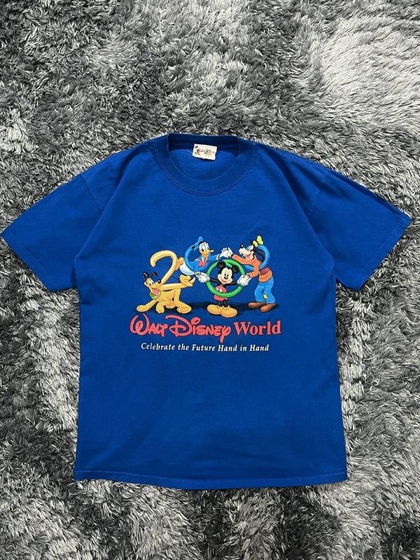 Disney Disney Vintage T-shirt 2000 New Year Size US M / EU 48-50 / 2 - 1 Thumbnail