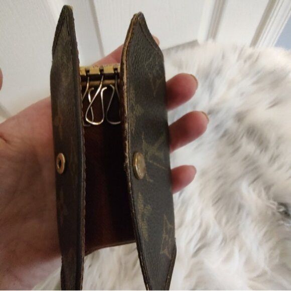 Louis Vuitton Vintage Louis Vuitton LV monogram compact key holder y2K Size ONE SIZE - 8 Thumbnail