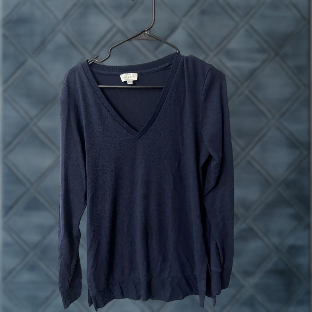 Lucky Brand Lucky Brand Sweater Top V-Neck Lightweight Small Navy Blue Size S / US 4 / IT 40 - 1 Thumbnail