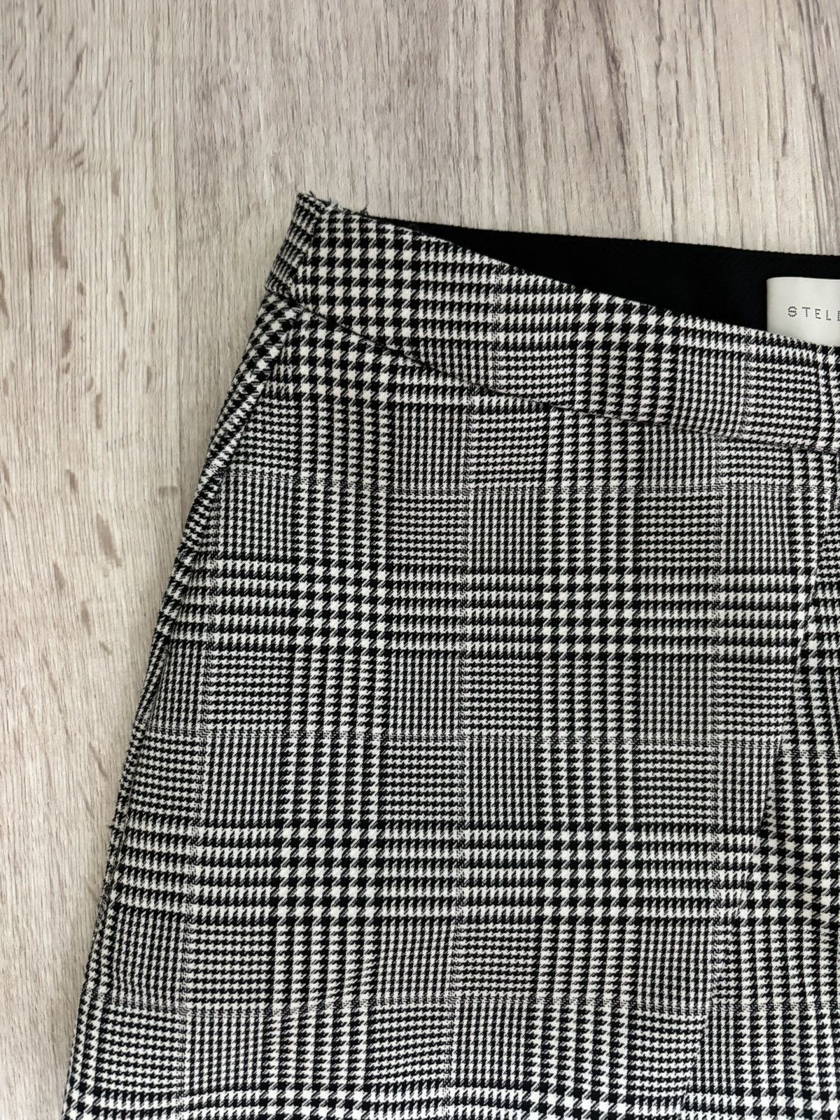 Stella McCartney Stella McCartney Houndstooth Plaid Wool Skirt Front Slit 40 Size 27" / US 4 / IT 40 - 5 Thumbnail