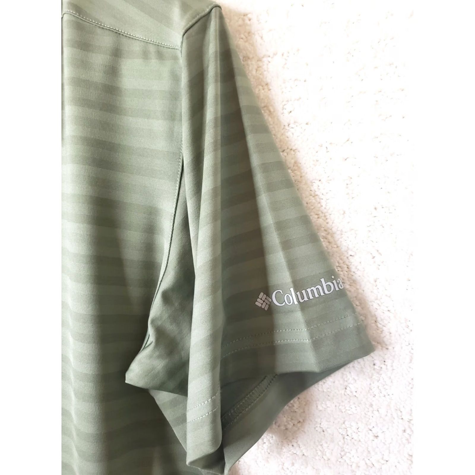 Vintage Columbia Polo Shirt Men Short Sleeve Olive Green Omni-Wick OMNI-FREEZE Buttoned Collar Size US S / EU 44-46 / 1 - 5 Thumbnail