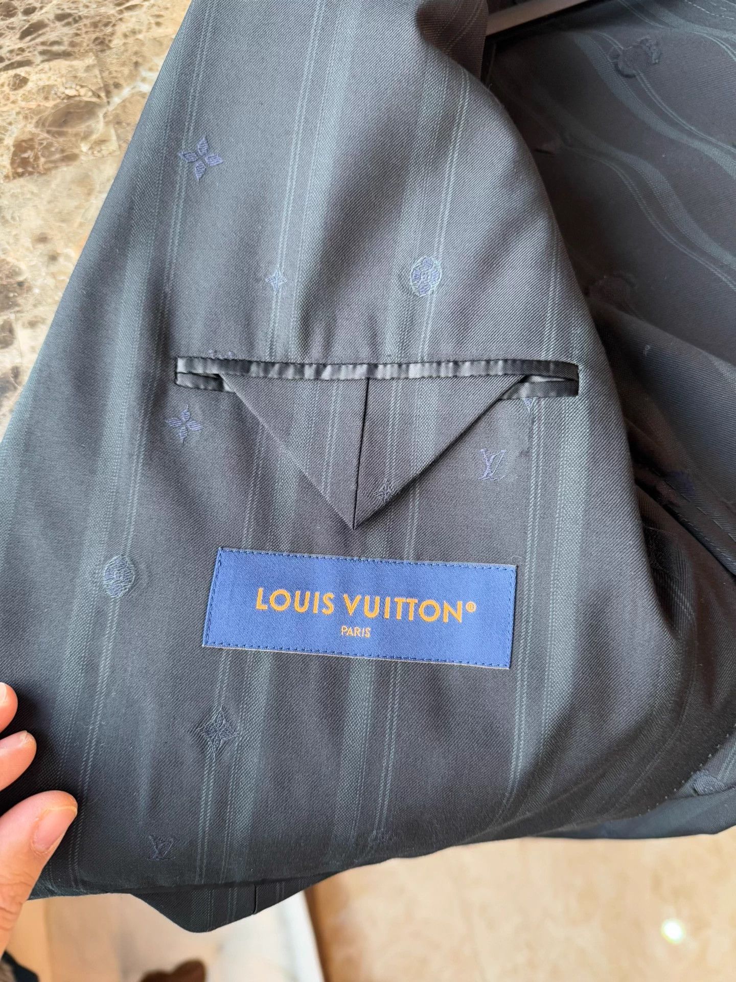 Louis Vuitton Louis Vuitton Embroidered Logo Wool Jacket 52/48 Worn Twice Size 52R - 4 Thumbnail