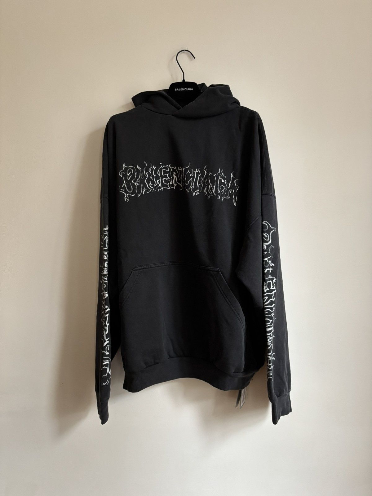 Balenciaga Metal outline hoodie Size US L / EU 52-54 / 3 - 1 Thumbnail