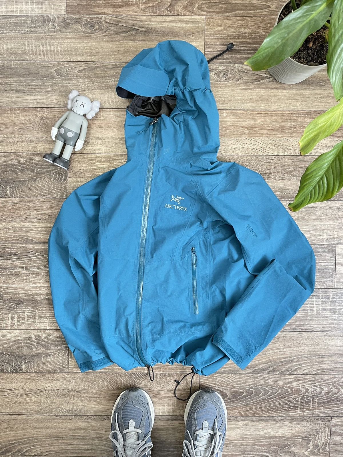 Image of Arcteryx x Outdoor Life Arc’Teryx 2010’S Gore-Tex Outdoor-Life Beta Sl Jacket in Blue (Size Small)