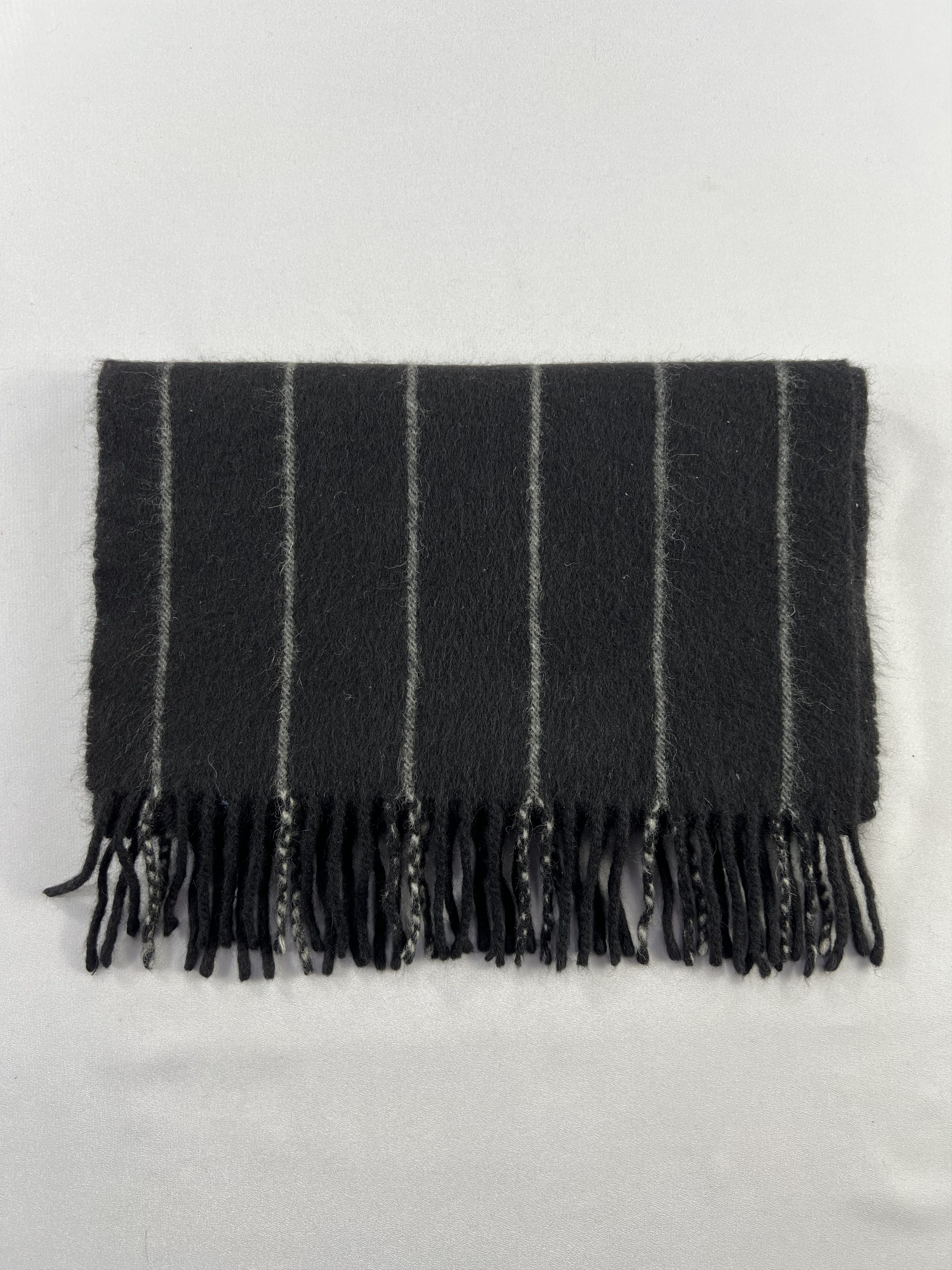Paul Smith Paul Smith Scarf / Muffler / Neckwear P1068 Size ONE SIZE - 6 Thumbnail