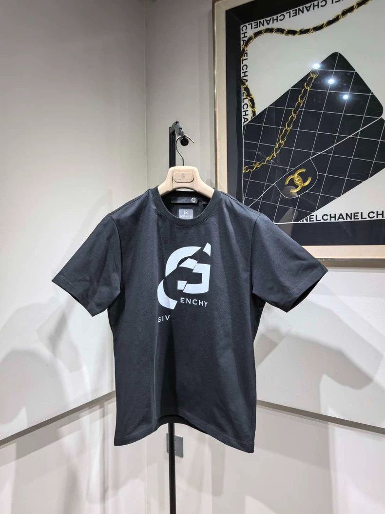 Givenchy Givenchy Black round neck T-shirt short sleeve Size US S / EU 44-46 / 1 - 1 Thumbnail