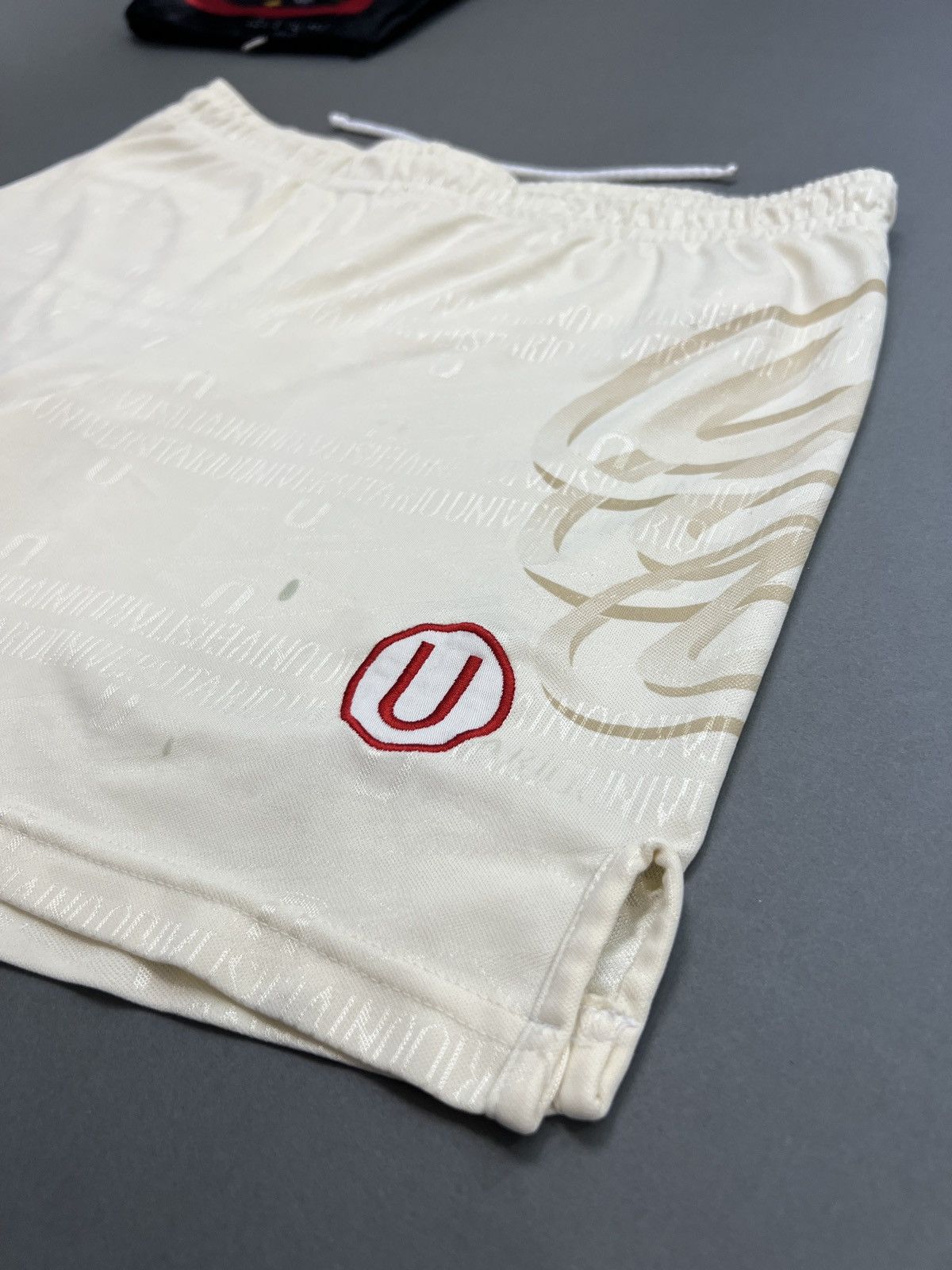 Other Vintage UMBRO Embroidered Logo Shorts Size US 32 / EU 48 - 4 Thumbnail