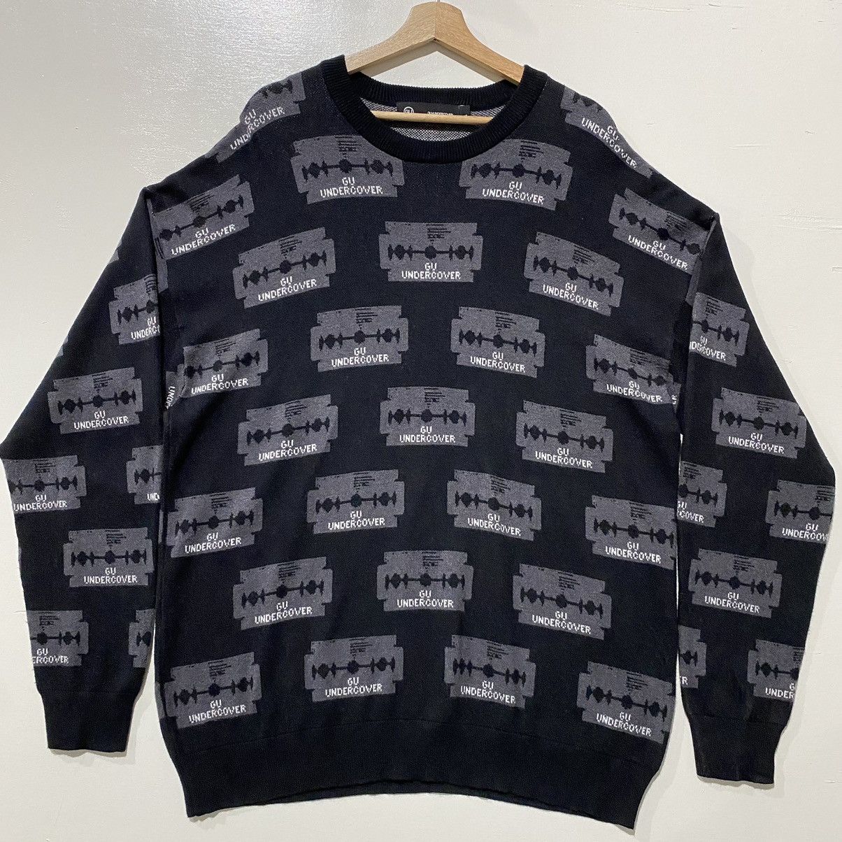 GU × Undercover 🧧RARE 🧧 Monogram print Razor blade Size US XL / EU 56 / 4 - 1 Thumbnail