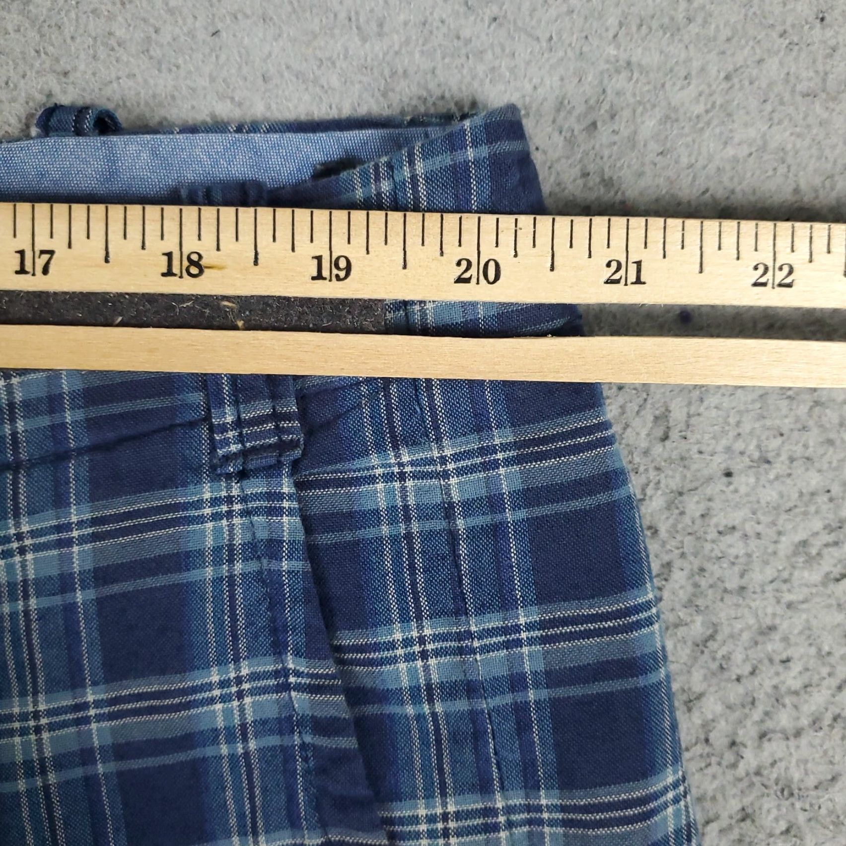 Ralph Lauren VINTAGE Ralph Lauren Shorts Men 40 Waist Blue Plaid Casual Flat Front Chino Size US 40 / EU 56 - 4 Thumbnail