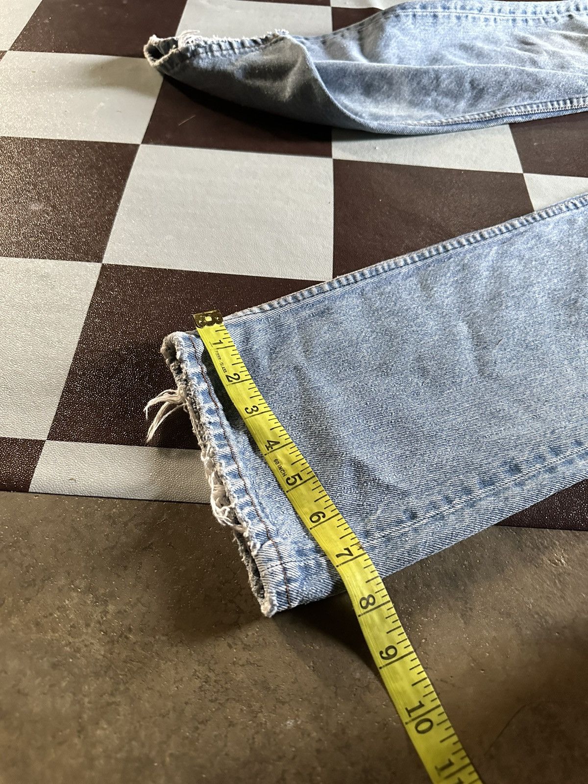 Levi's Vintage Levi’s 501 top button 552 distressed jeans Size US 28 / EU 44 - 13 Thumbnail