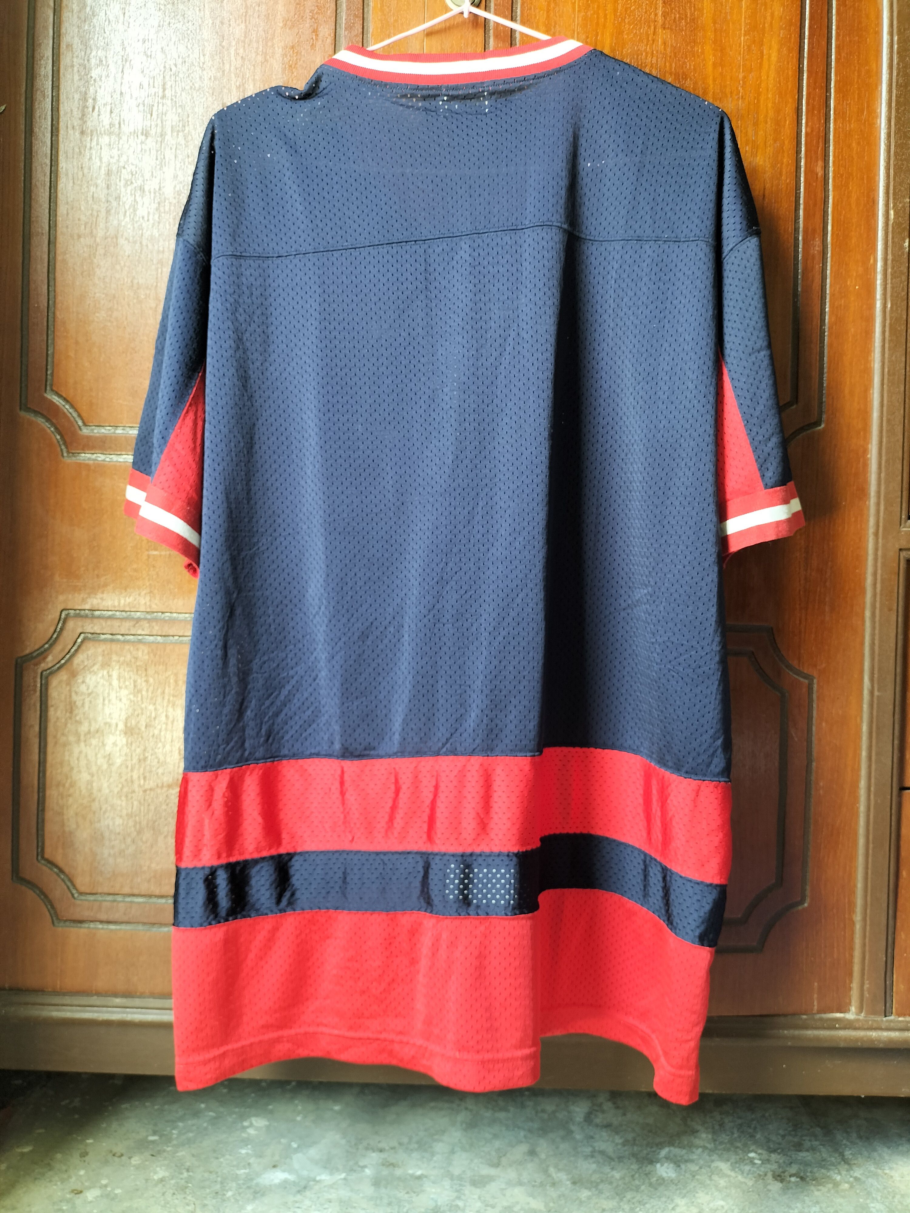 Champion Vintage 90s Champion Big Logo Jersey Raptees hip-hop fashion Size US L / EU 52-54 / 3 - 2 Thumbnail