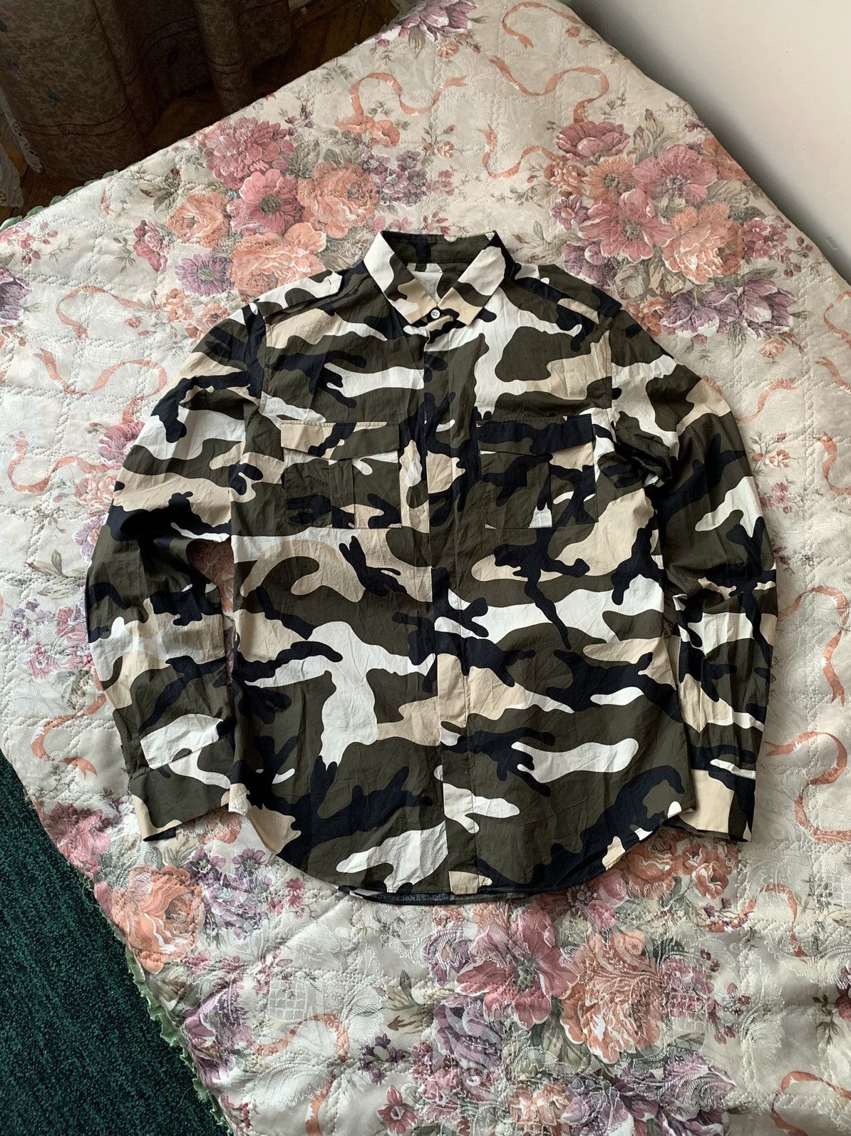 Valentino 🔥CRAZY VALENTINO CAMO SHIRT BUTTON UP Size US S / EU 44-46 / 1 - 1 Thumbnail