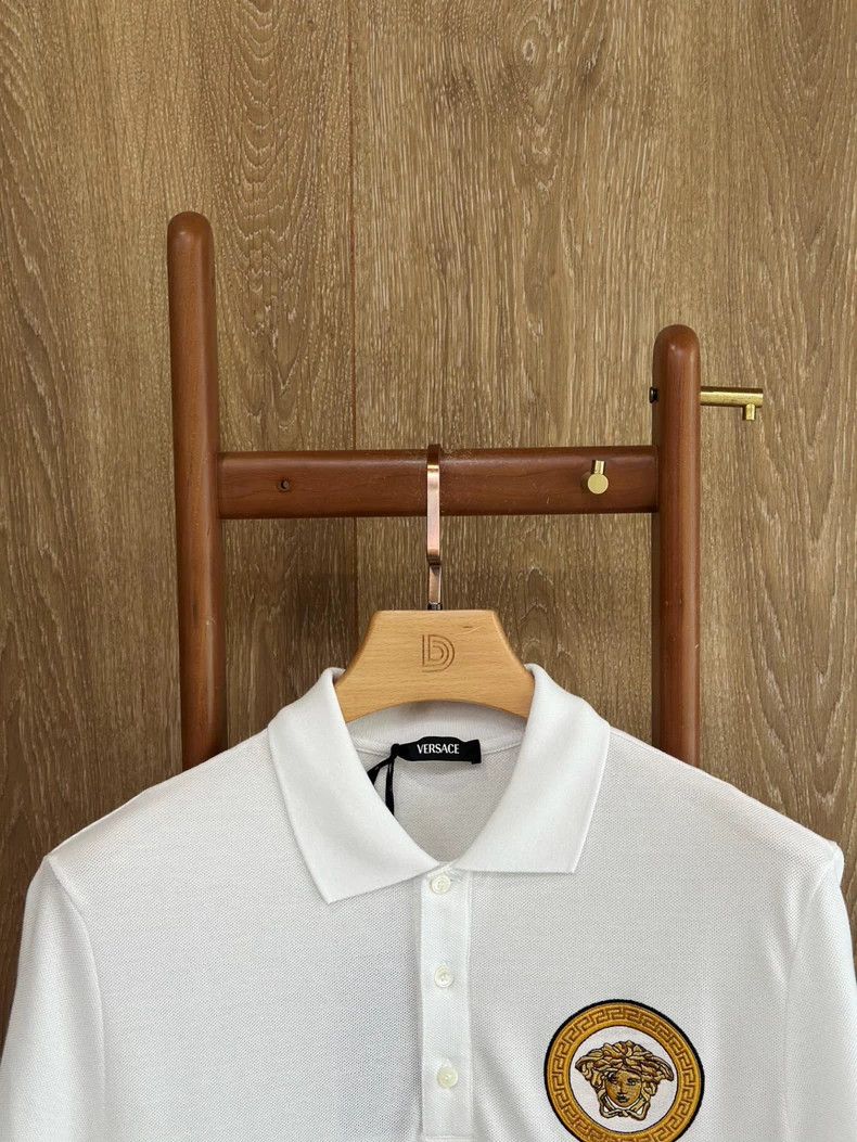 Versace Versace Men's crew neck white casual T-shirt short sleeve Size US L / EU 52-54 / 3 - 5 Thumbnail