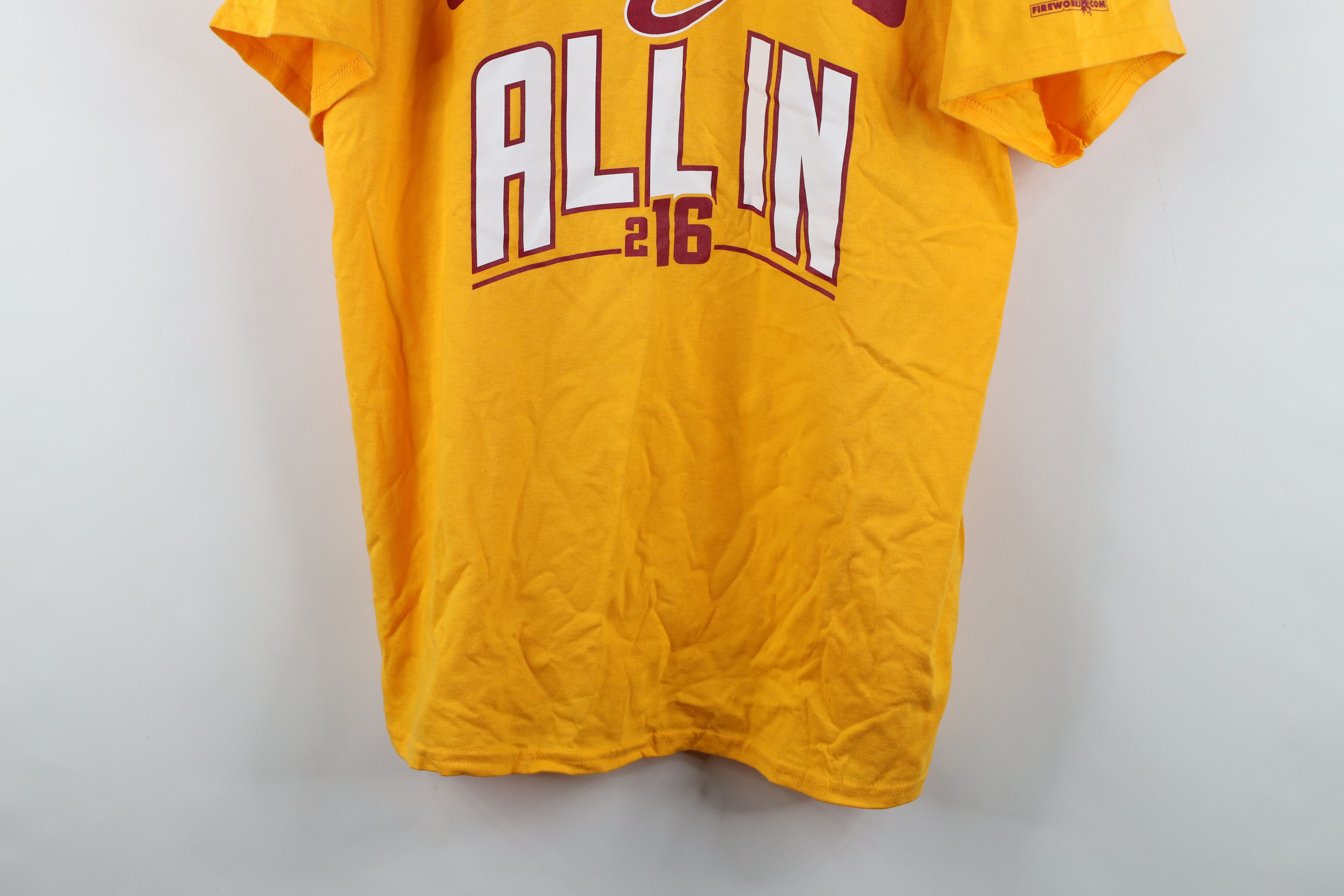 Vintage Y2K 2016 Cavaliers Basketball NBA Champions T-Shirt Yellow Size US XL / EU 56 / 4 - 3 Thumbnail