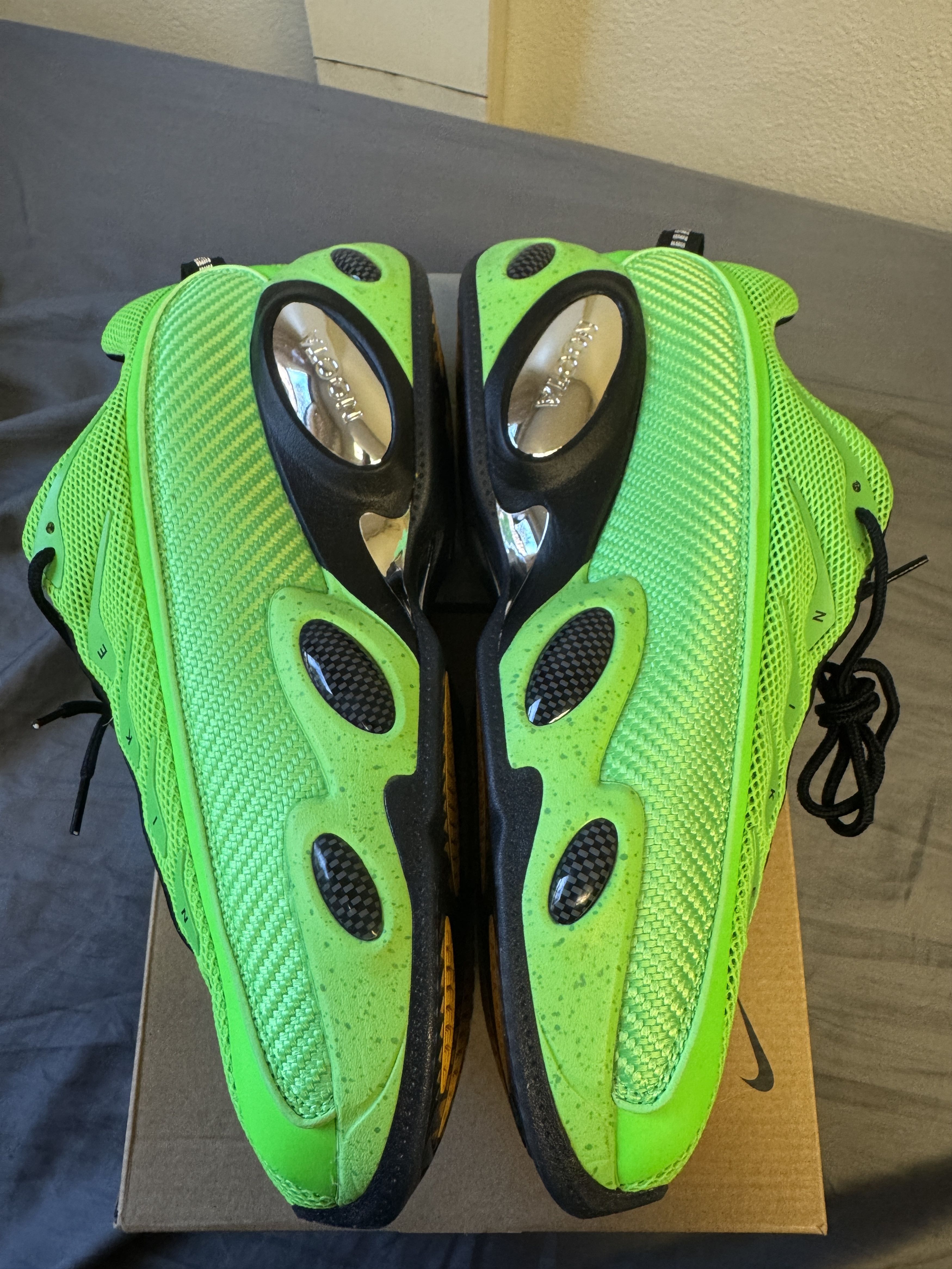 NOCTA × Nike NIKE NOCTA GLIDE EYBL PE SLIME GREEN Size US 12 / EU 45 - 4 Thumbnail