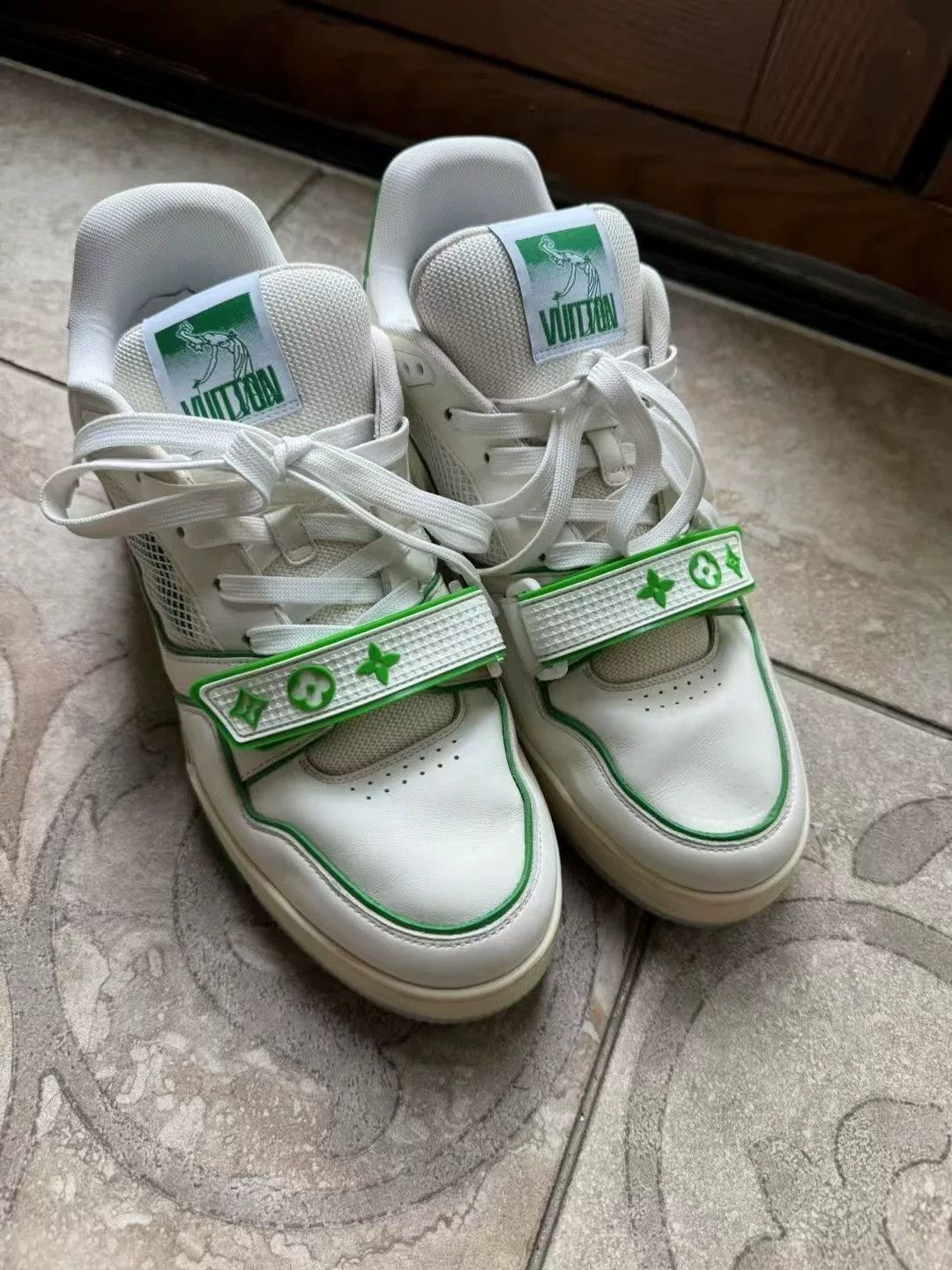 Louis Vuitton Louis Vuitton White Green Velcro Trainer Size US 9 / EU 42 - 2 Thumbnail