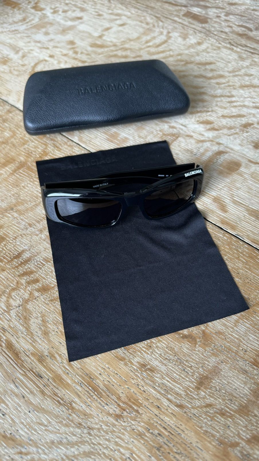 Balenciaga BALENCIAGA SKIN XXL CAT SUNGLASSES IN SILVER