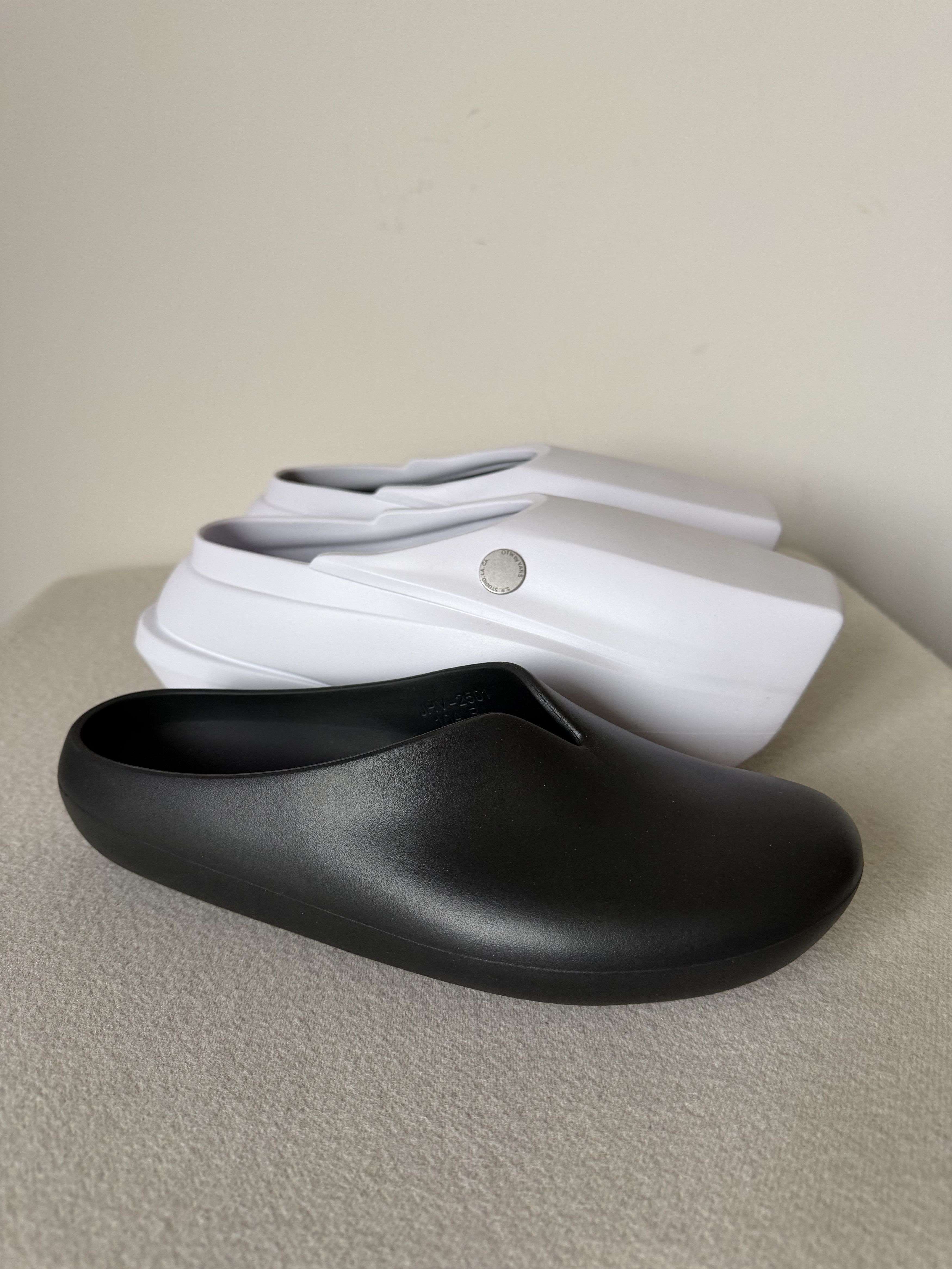 Sterling Ruby × Vans S.R. Studio Vans OTW Future Clog in White Size US 10 / EU 43 - 7 Thumbnail