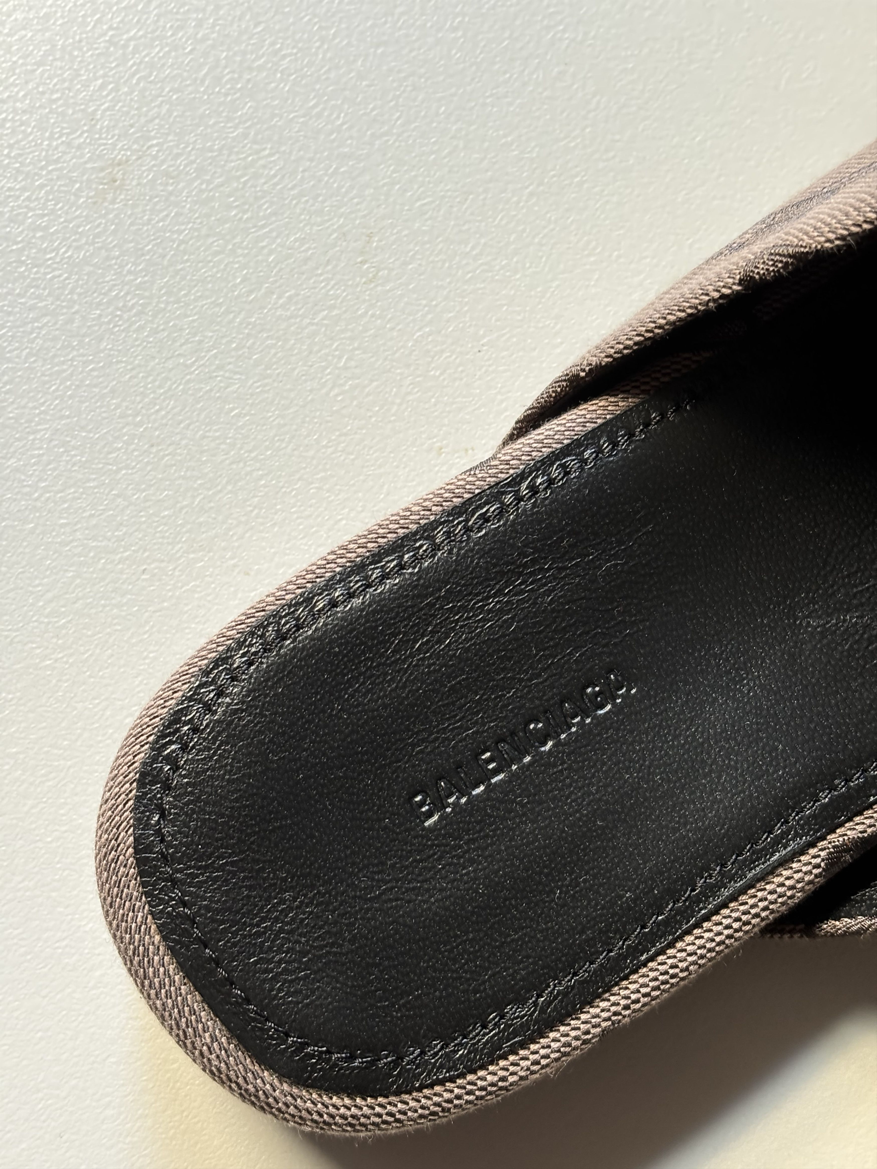 Balenciaga Balenciaga cozy mule with BB monogram Size US 6.5 / EU 39-40 - 3 Thumbnail