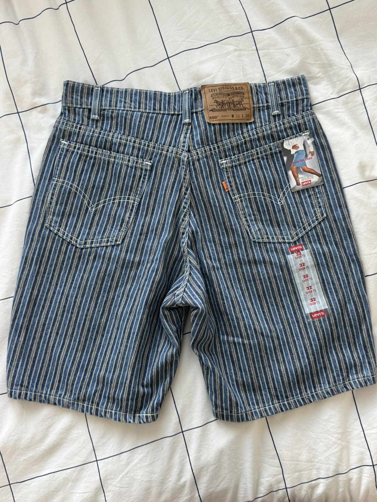 Levi's DEADSTOCK Rare 90s Levis Orange Tab 550 Striped Denim Shorts Size US 32 / EU 48 - 1 Thumbnail
