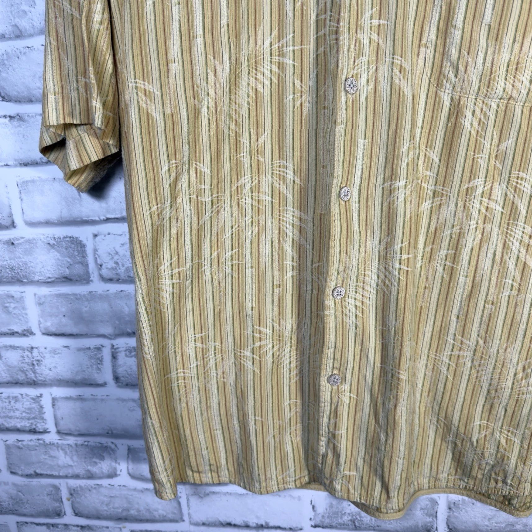 Tommy Bahama VINTAGE Tommy Bahama Hawaiian Shirt Men Large Silk Short Sleeve Yellow Palm Tree 90s Size US L / EU 52-54 / 3 - 3 Thumbnail