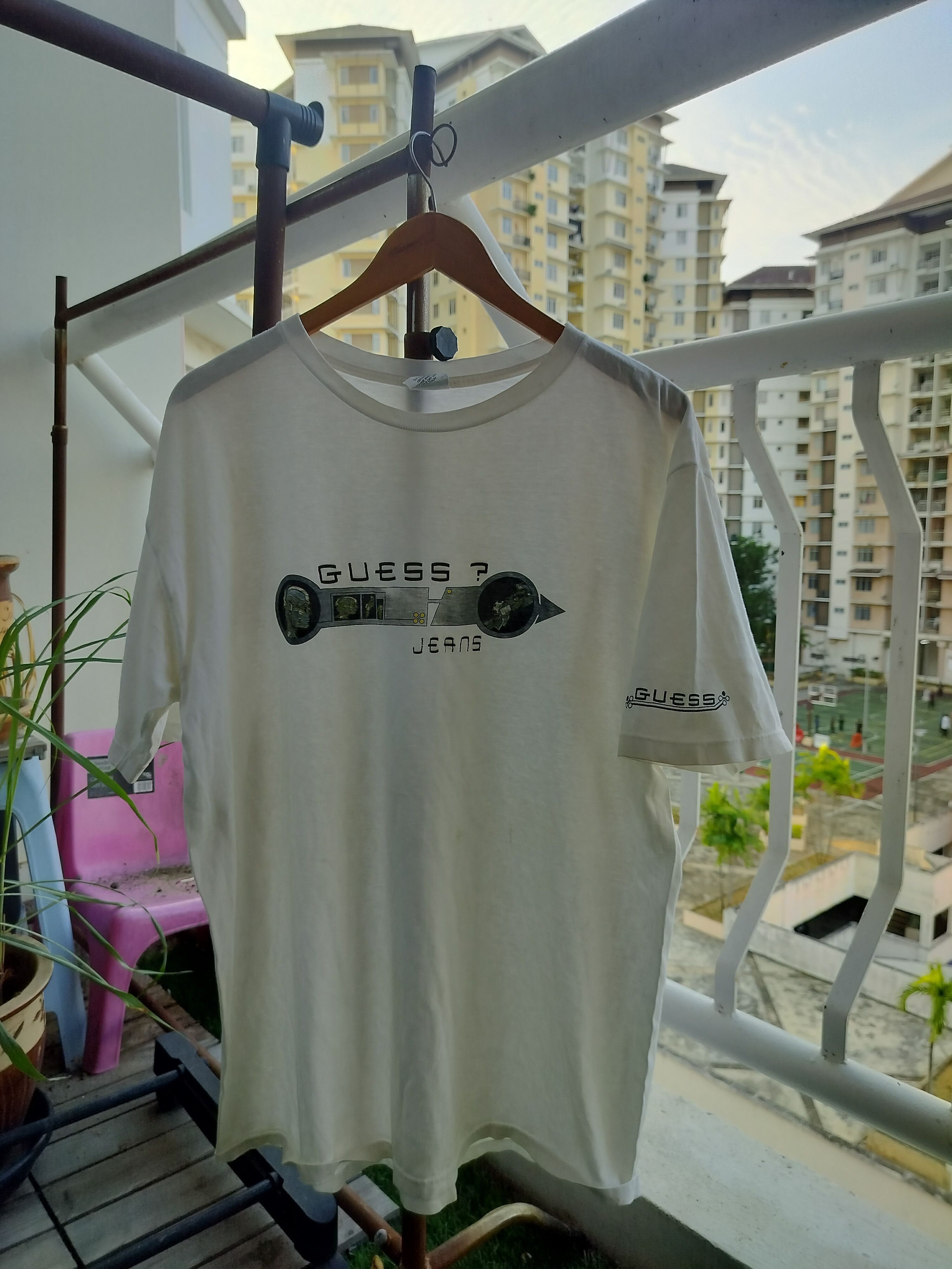 Vintage Guess Jeans t- shirt Made in Usa